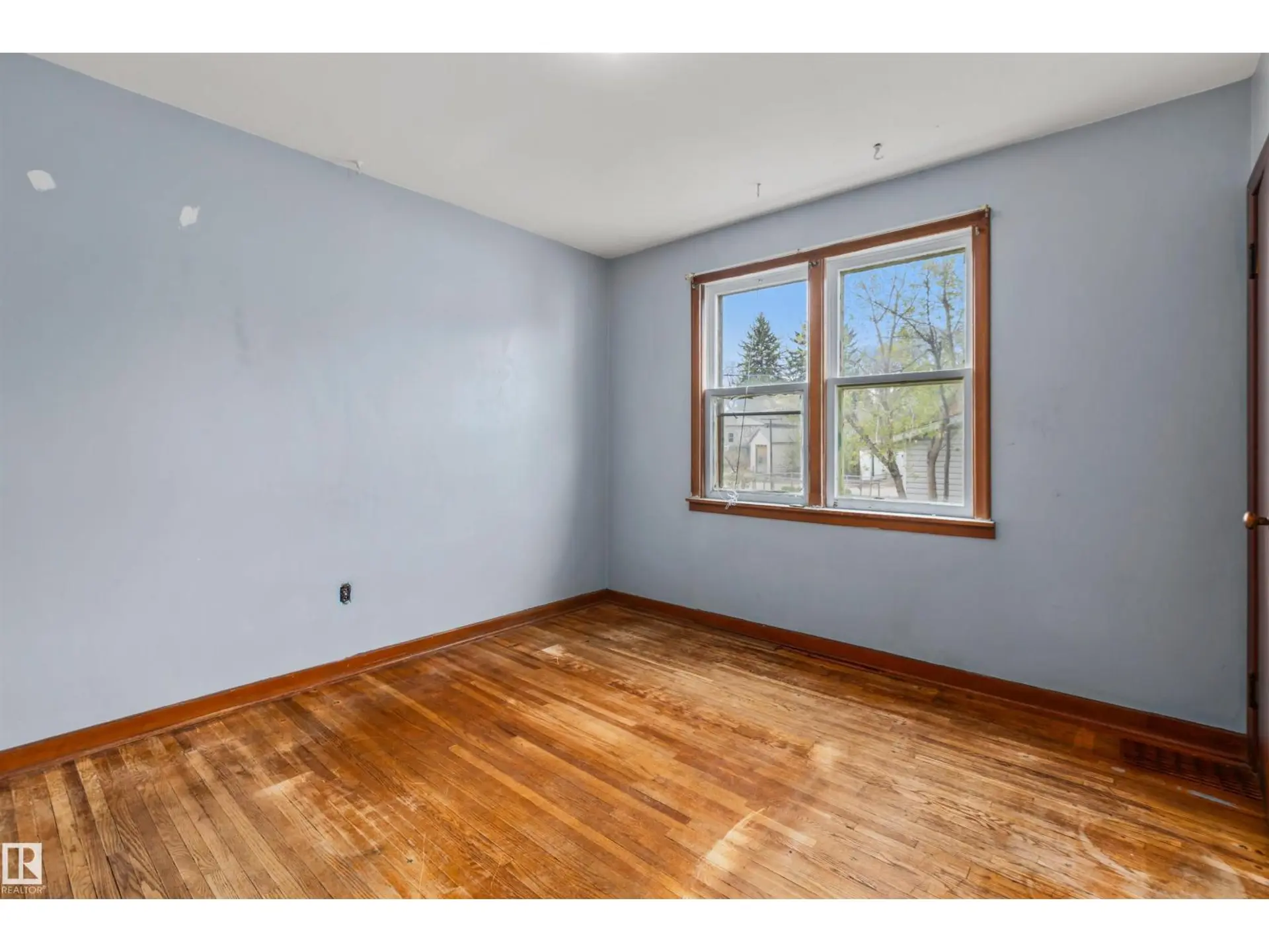 8331 81 AV NW - Image 8