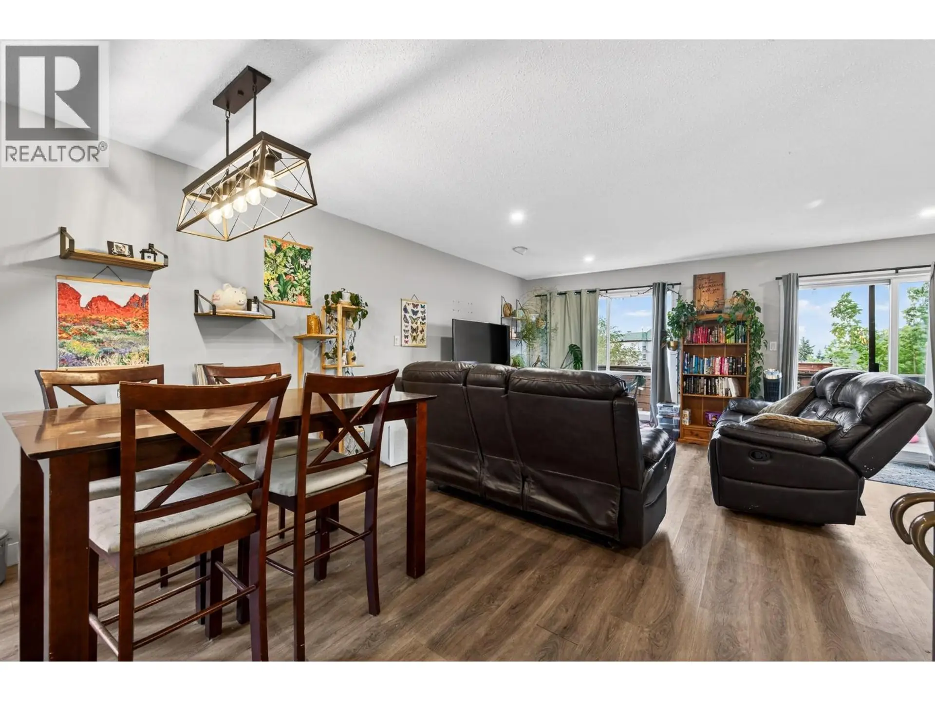 #9 250 Pemberton Terrace - Image 4