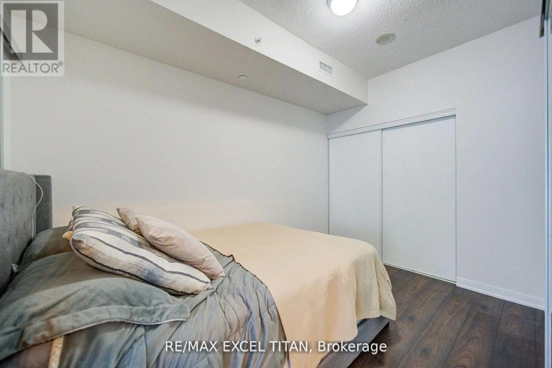 #1202 51 EAST LIBERTY STREET - Image 11