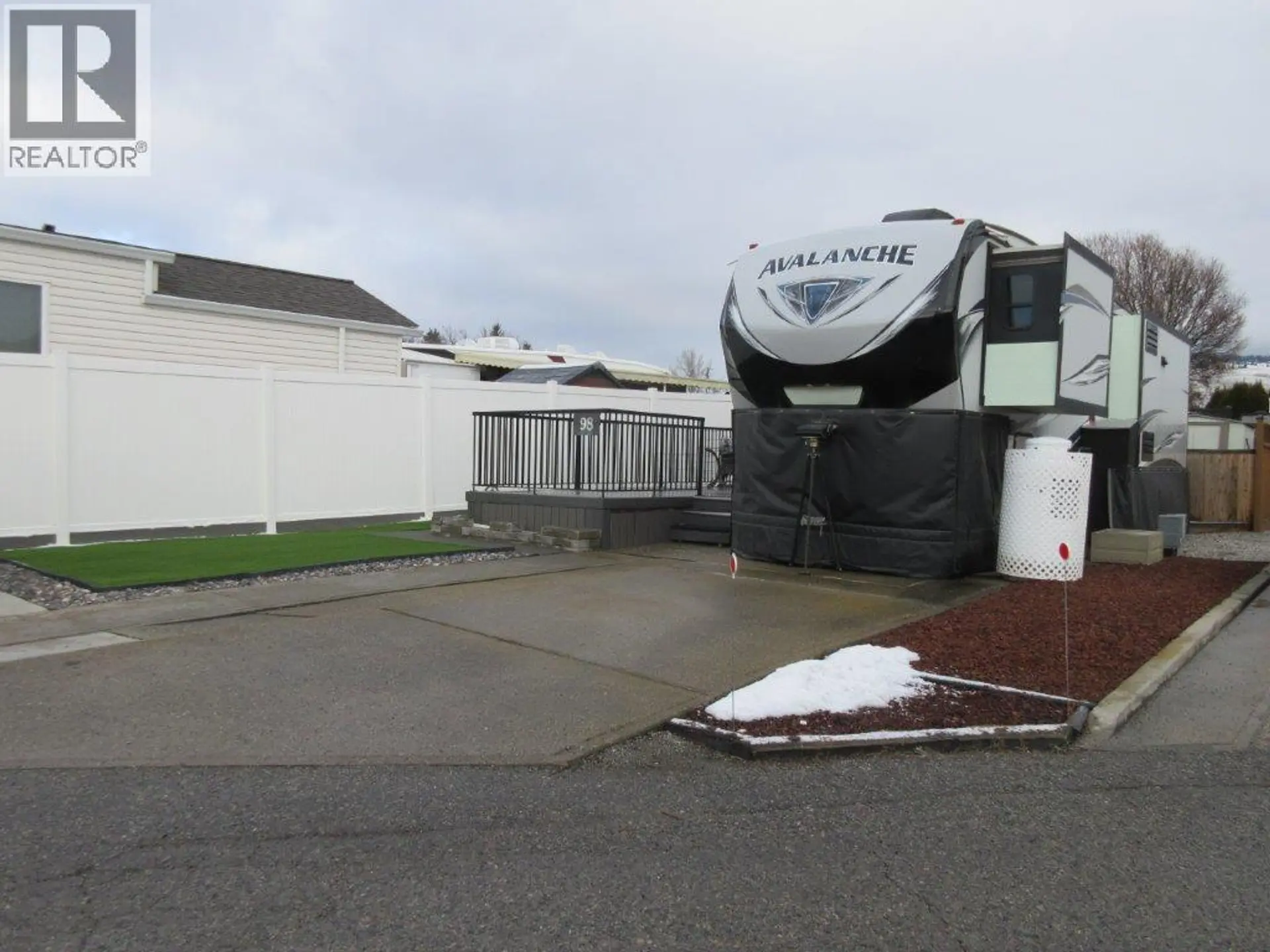 #98 415 Commonwealth Road - Image 6