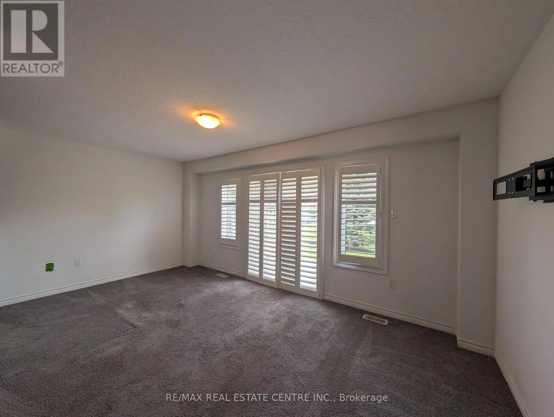 30 OLDFIELD DRIVE - Image 3