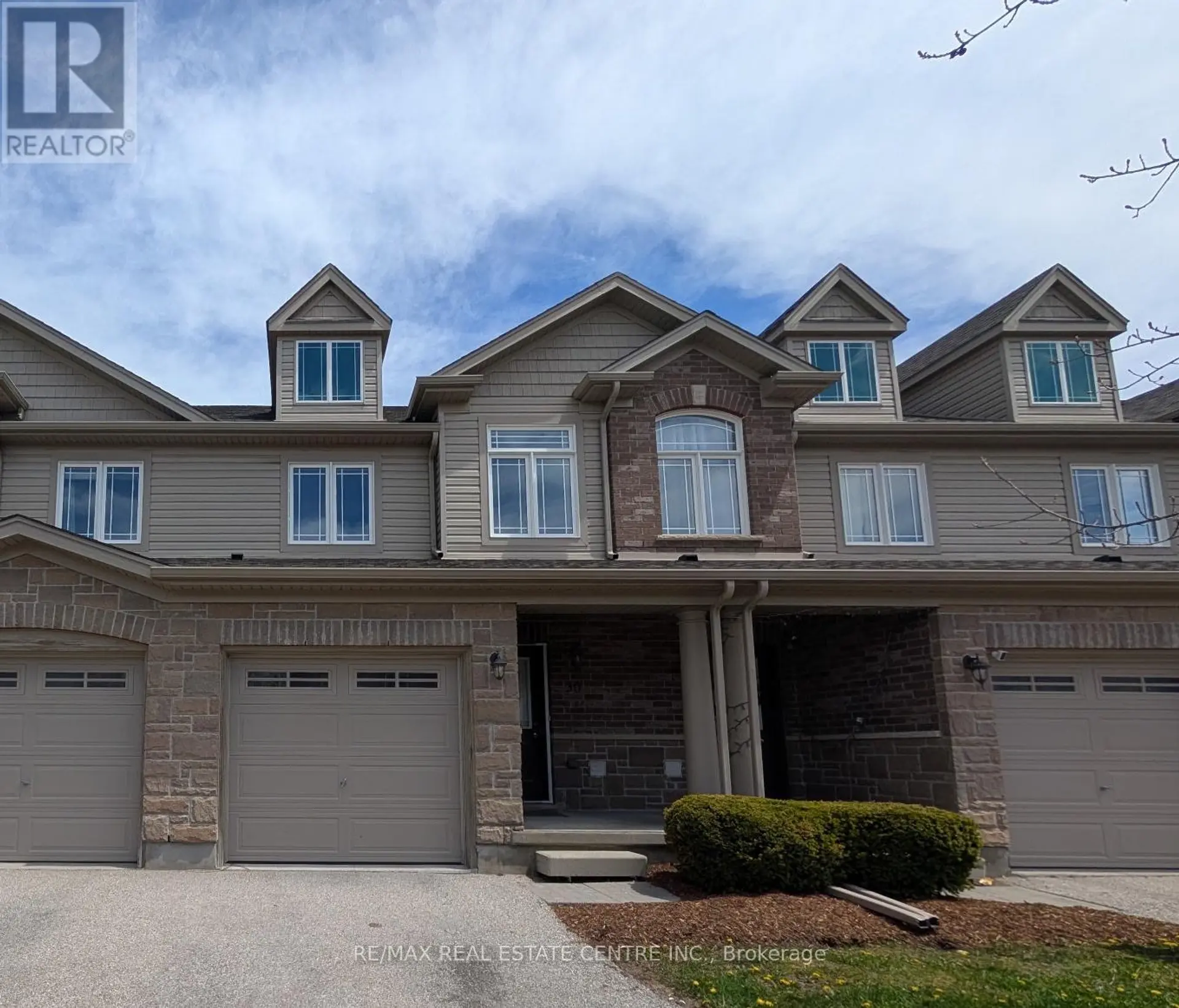 30 OLDFIELD DRIVE - Image 1