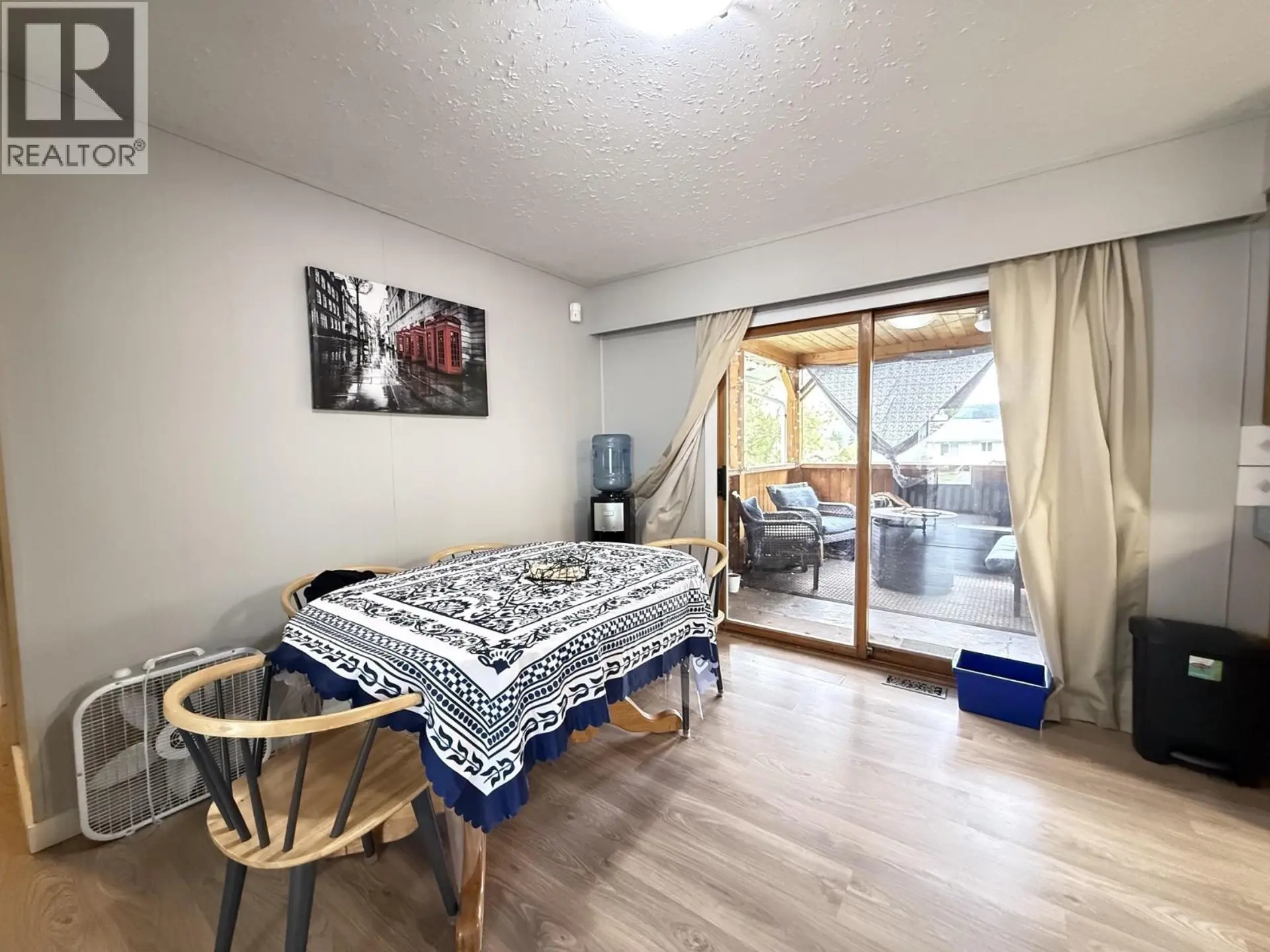 1055 N NINTH AVENUE - Image 4