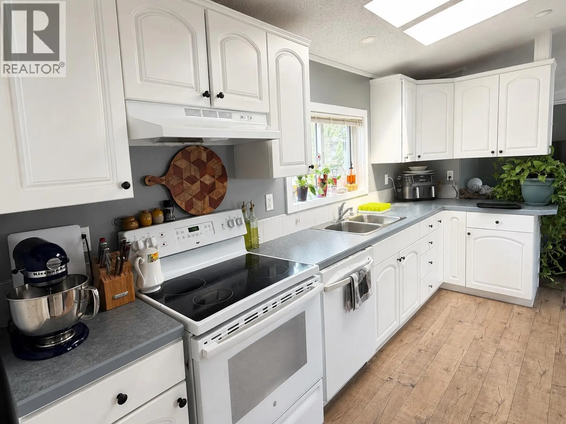 10416 99 STREET - Image 8