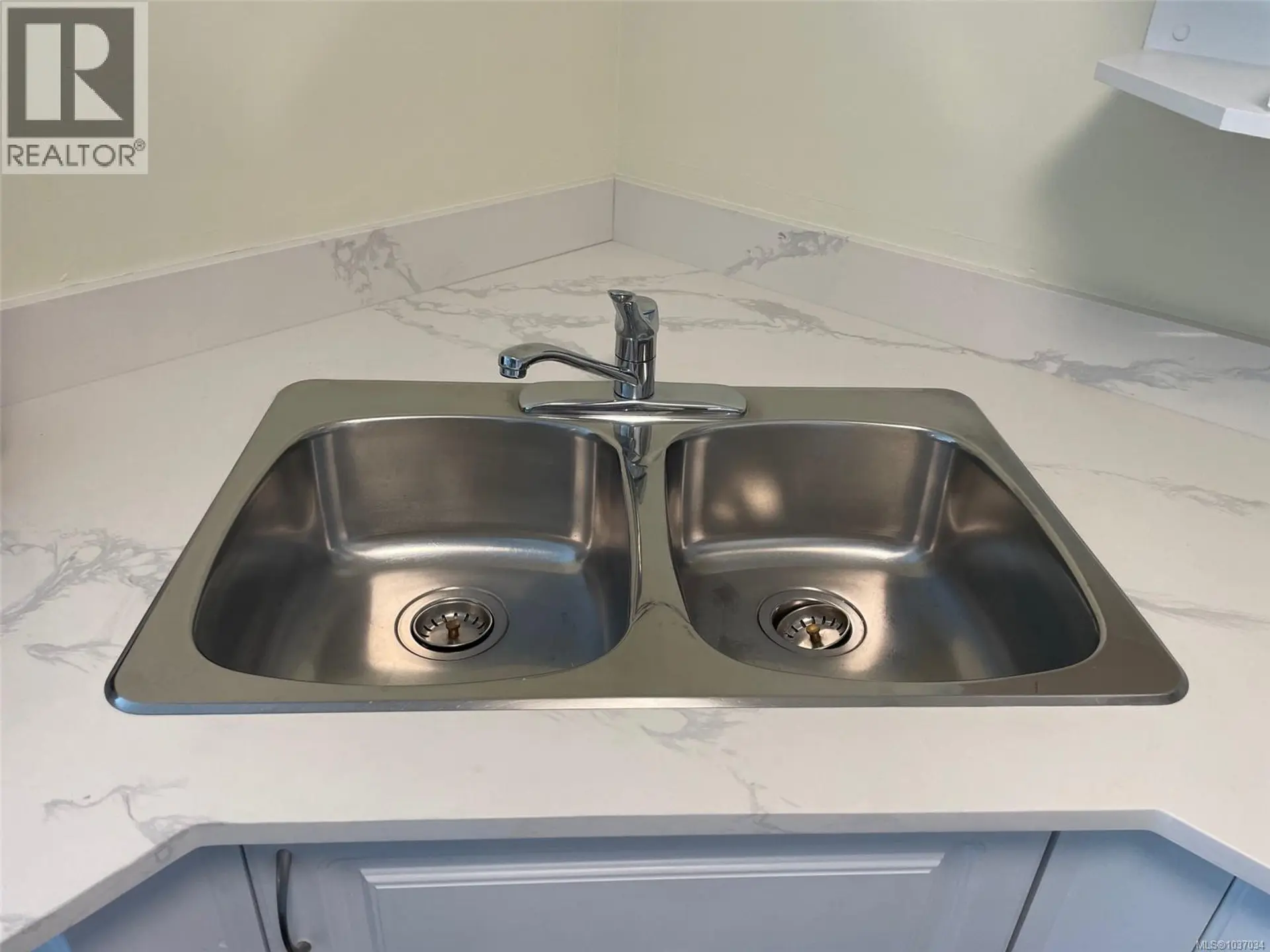 #206 1070 Southgate St - Image 17