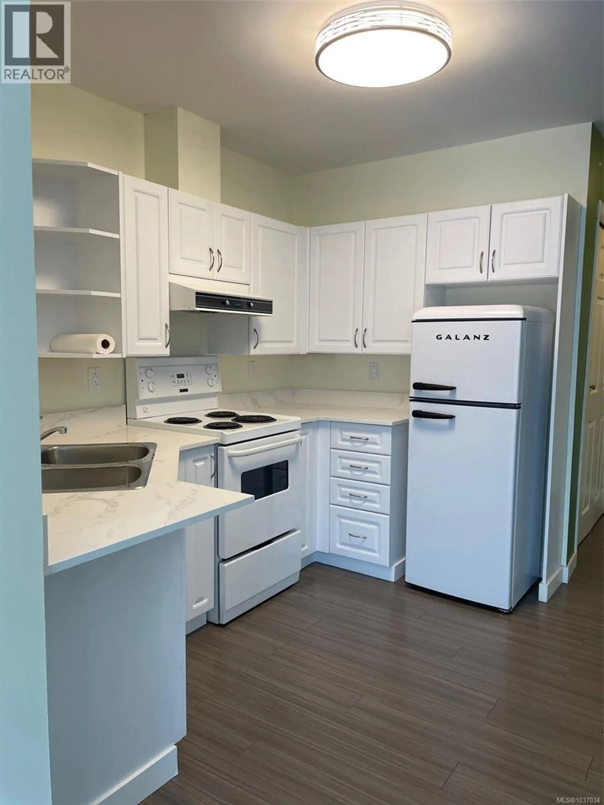 #206 1070 Southgate St - Image 2