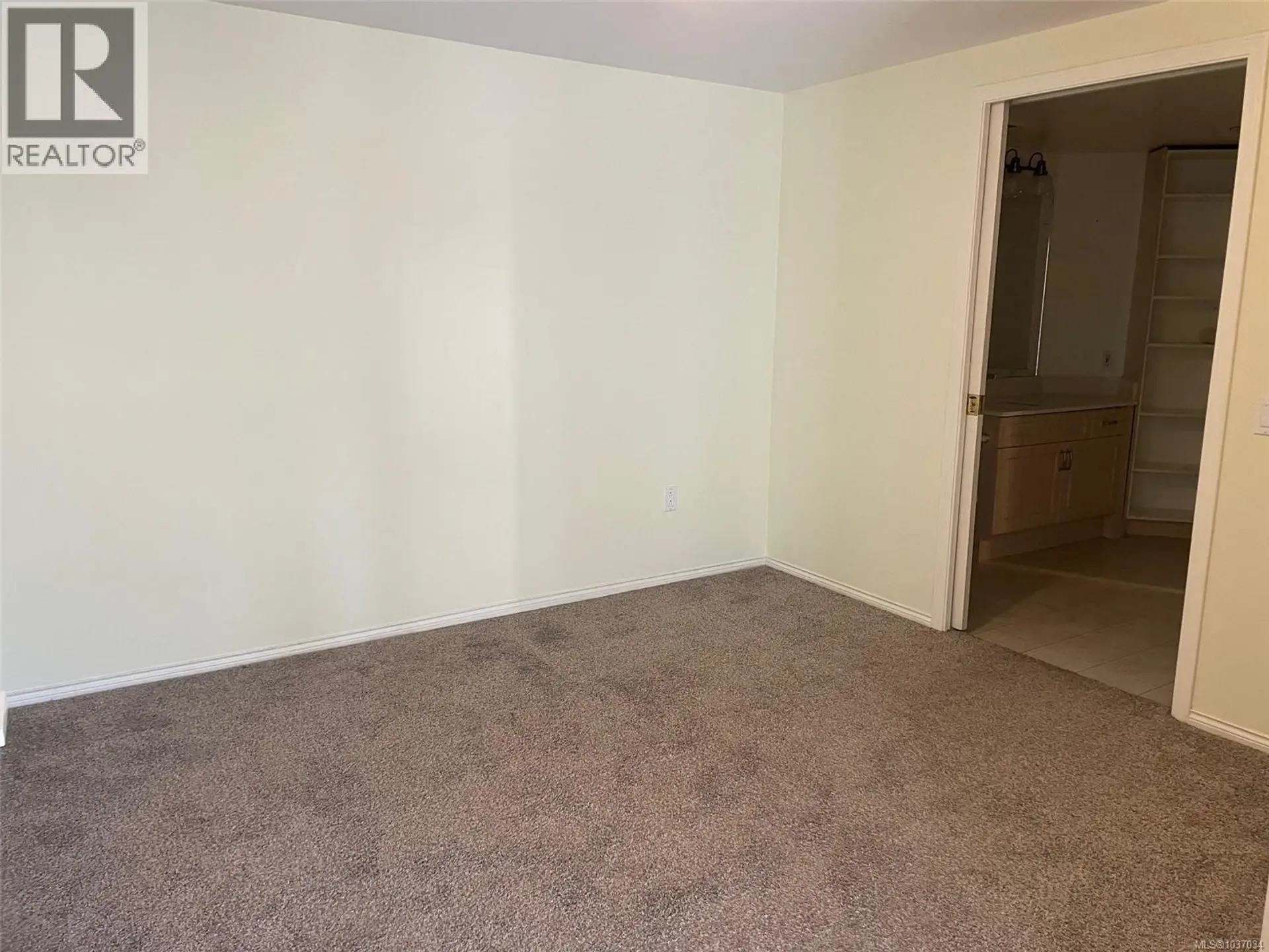 #206 1070 Southgate St - Image 6