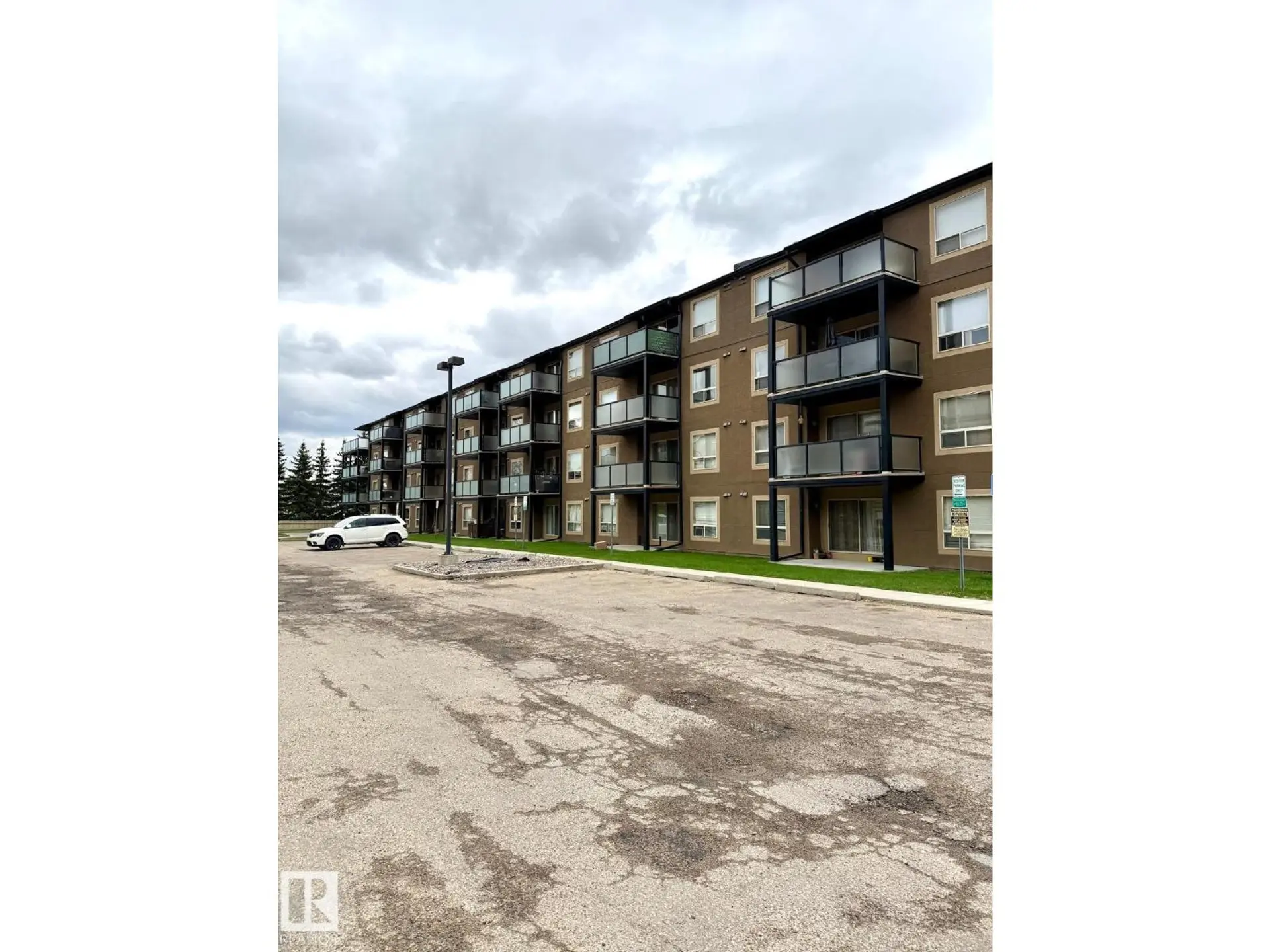 #412 13908 136 ST NW - Image 1