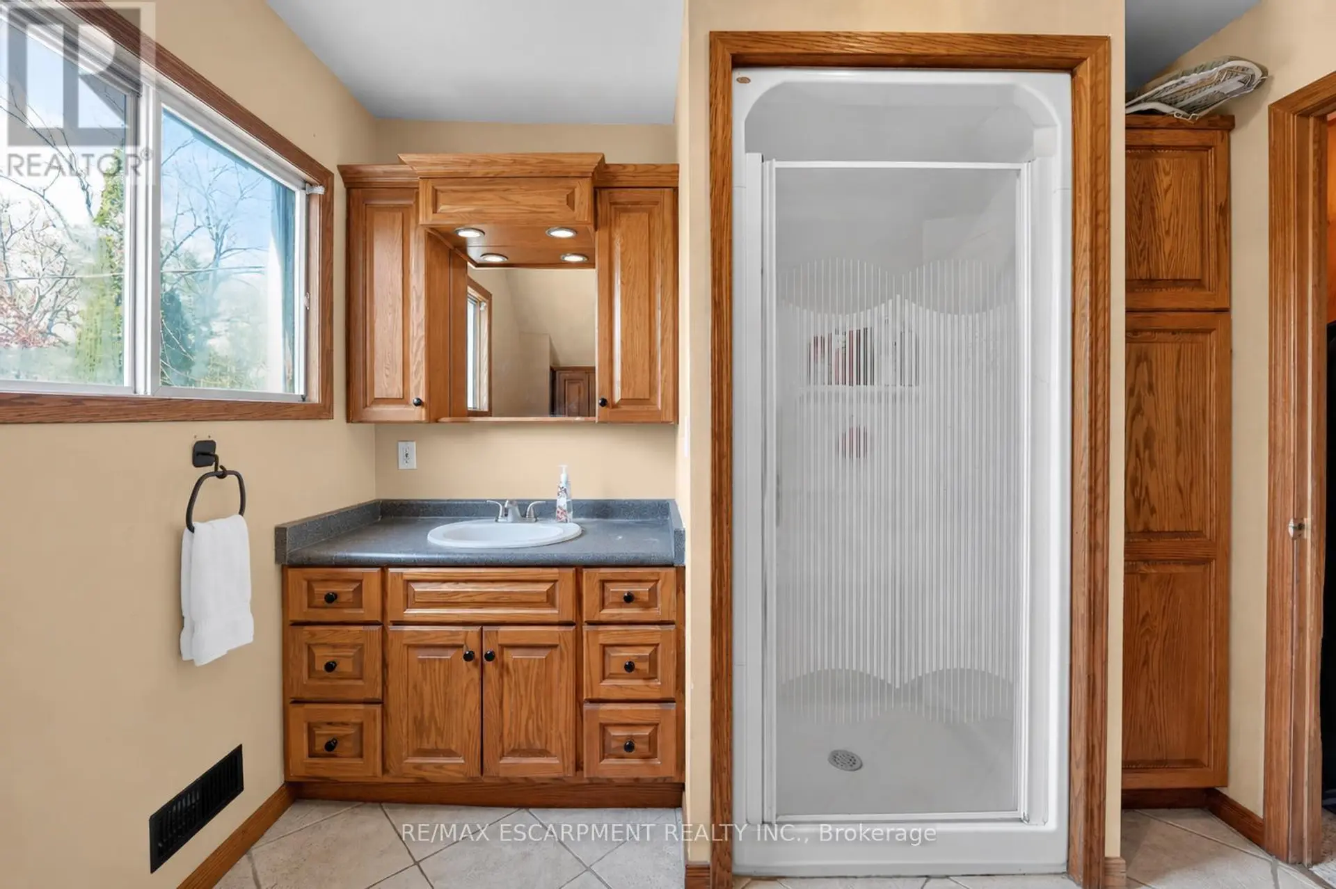 520 ALDER STREET E - Image 12