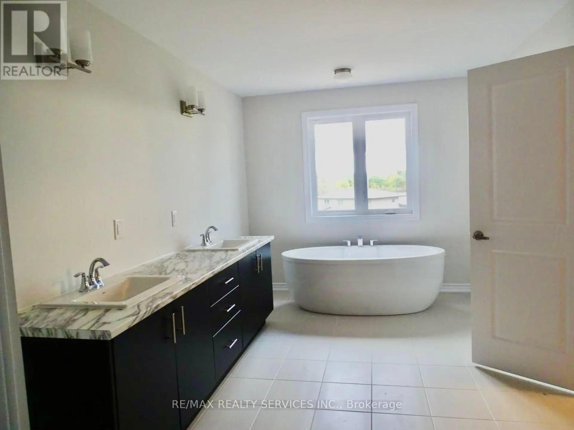 204 BETHUNE AVENUE - Image 12