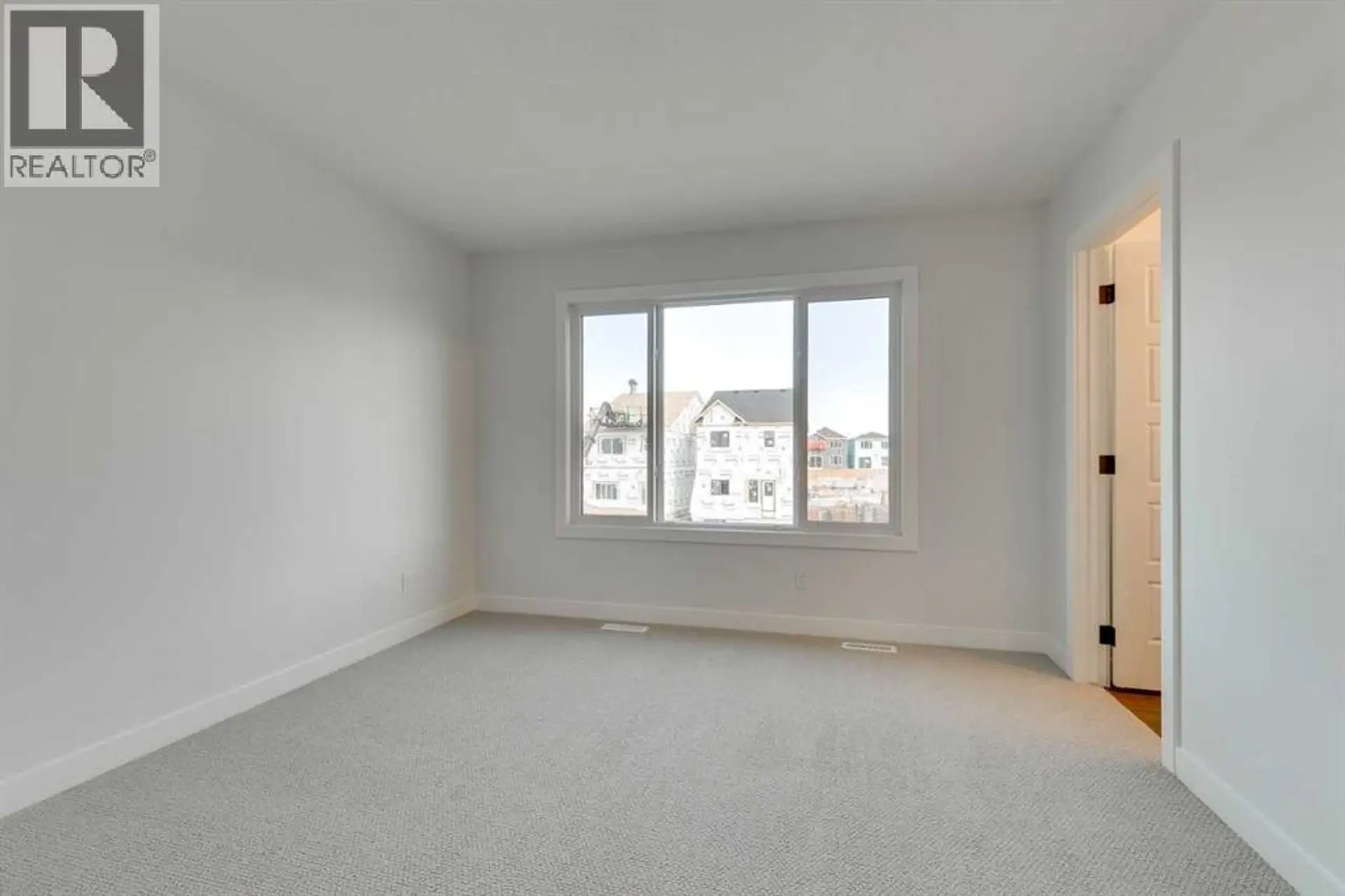 182 Lanark Gate SE - Image 7