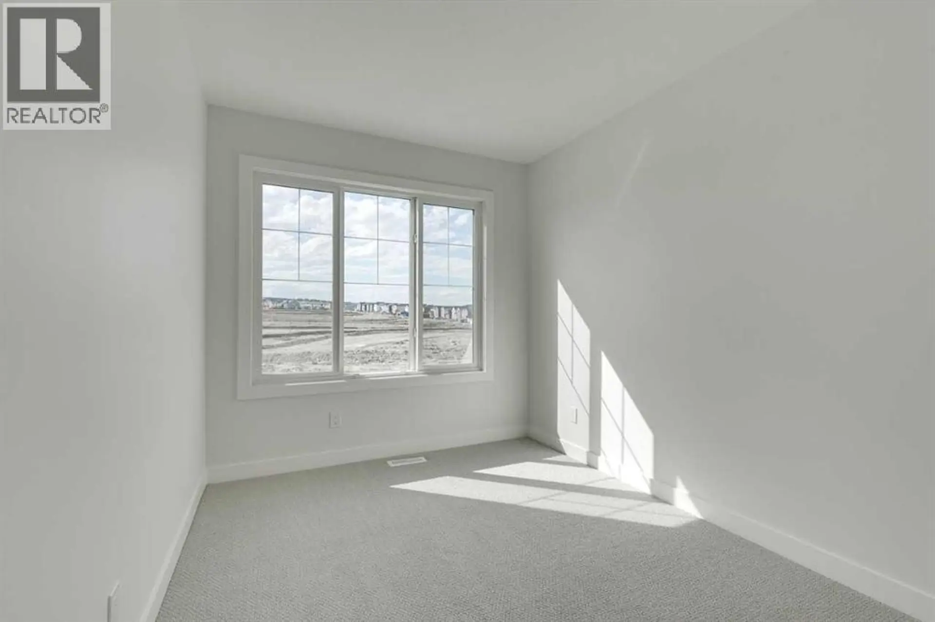 182 Lanark Gate SE - Image 9