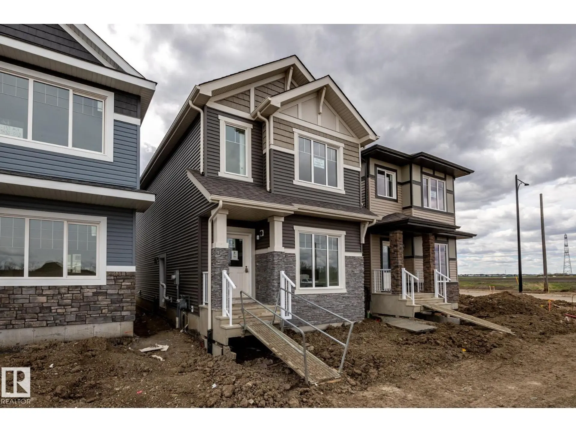 211 157 AV NE - Image 1