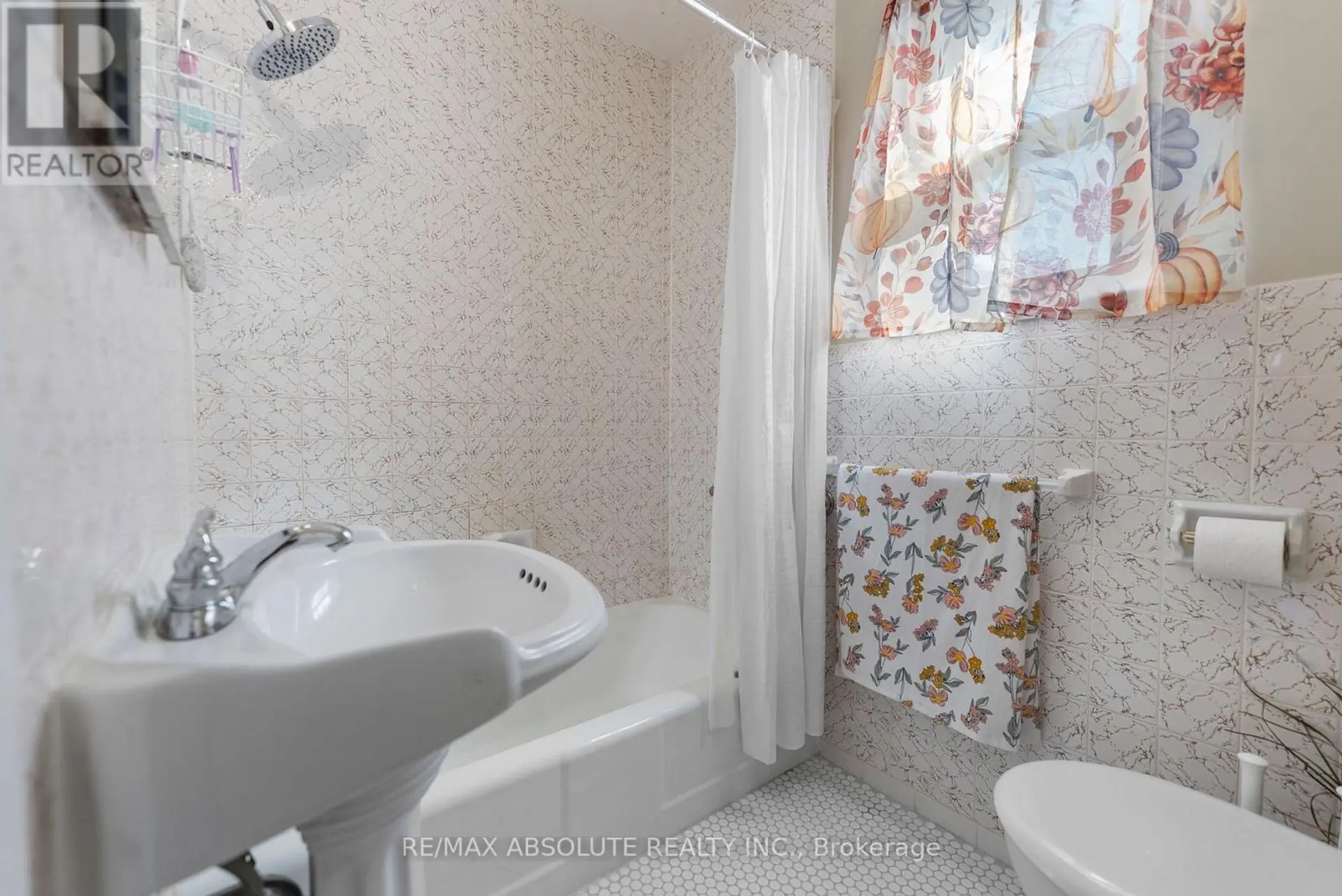 61 THIRD AVENUE - Image 12