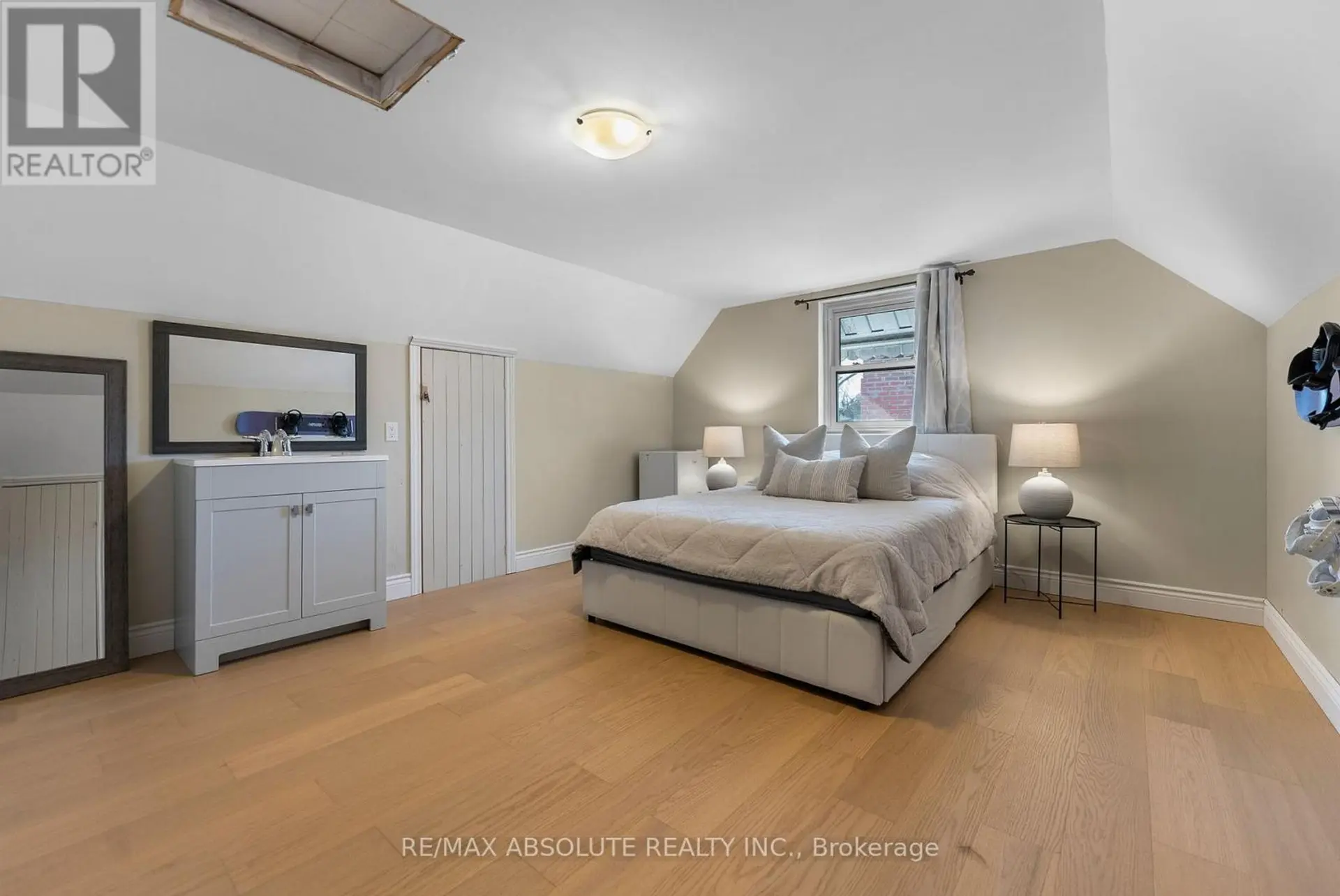 61 THIRD AVENUE - Image 13