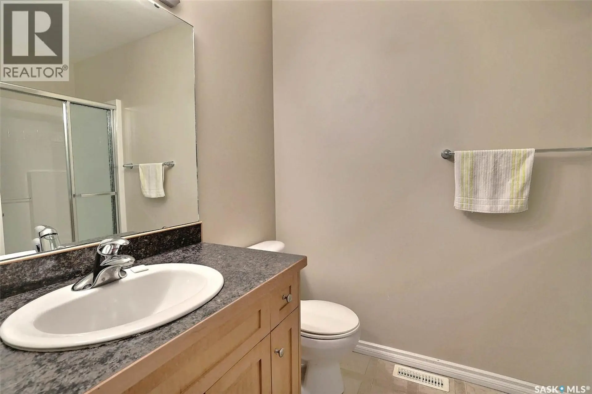 #205 3946 Robinson STREET - Image 12