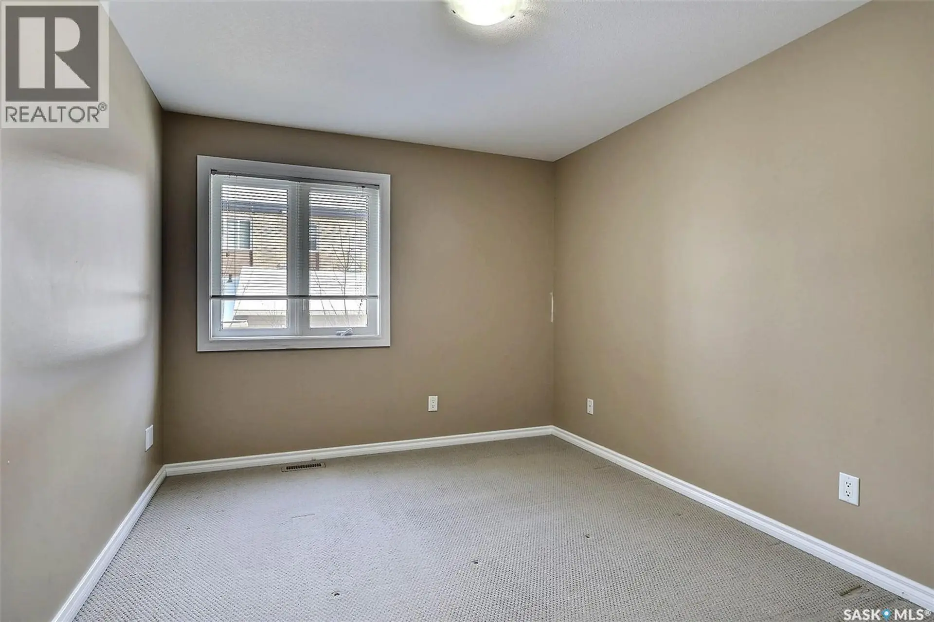 #205 3946 Robinson STREET - Image 10