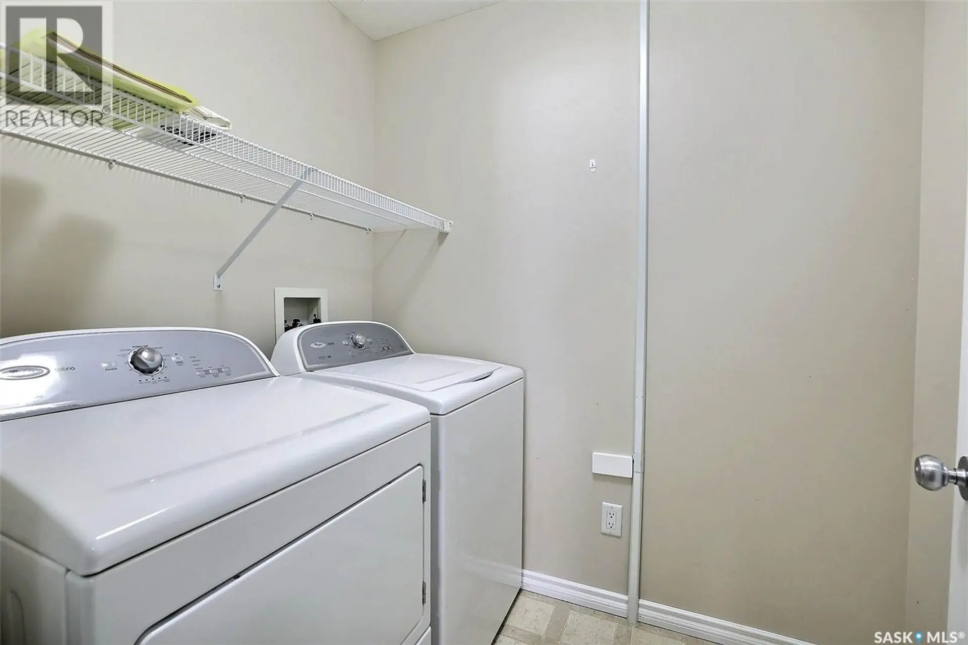 #205 3946 Robinson STREET - Image 13
