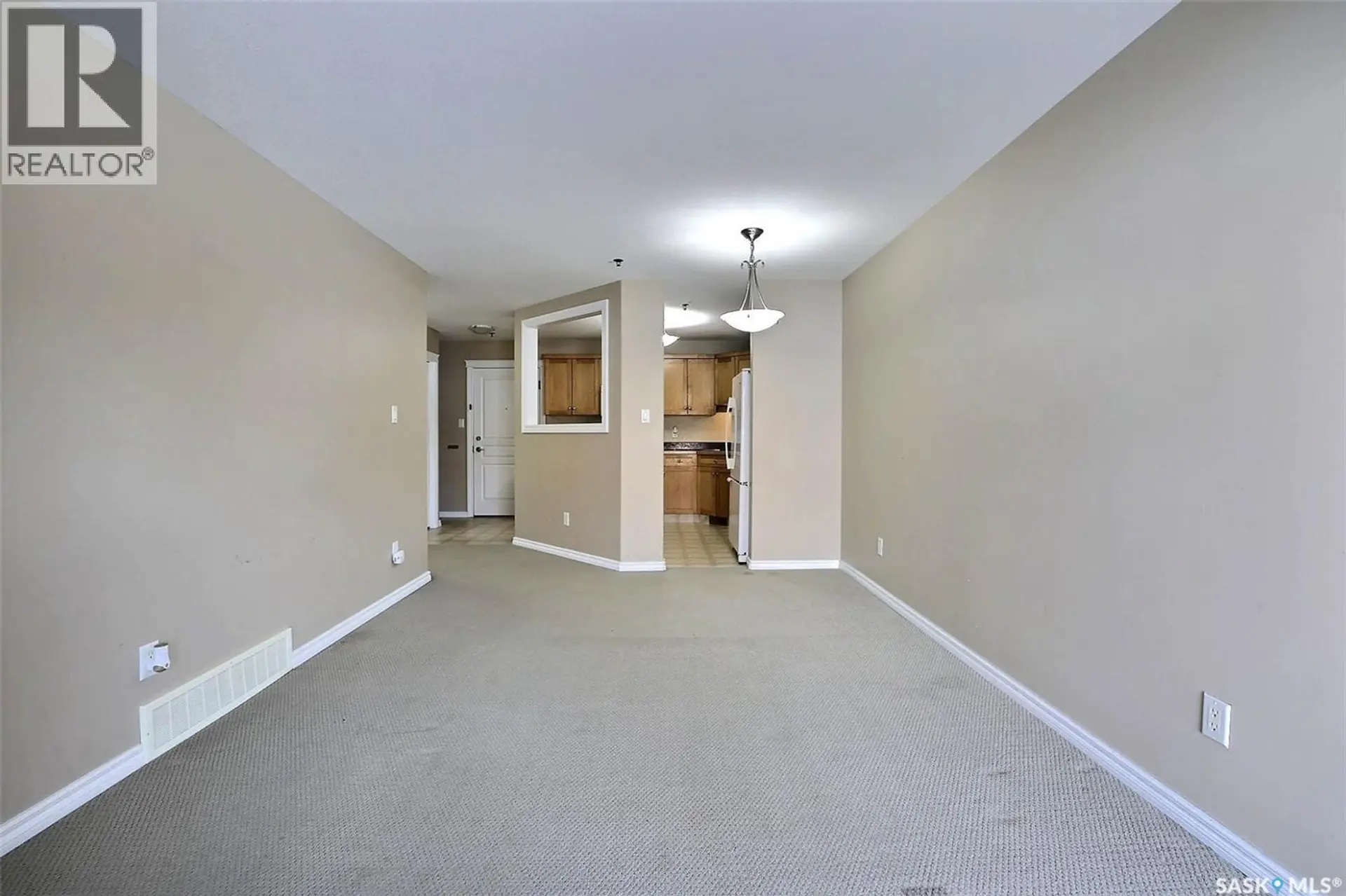 #205 3946 Robinson STREET - Image 4
