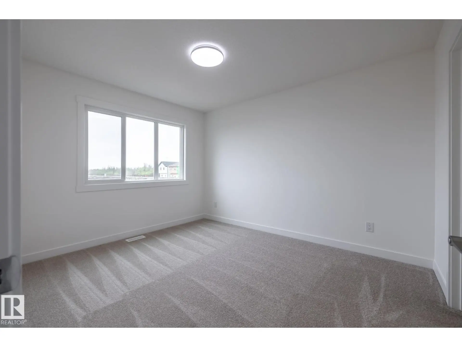 235 157 AV NE - Image 12