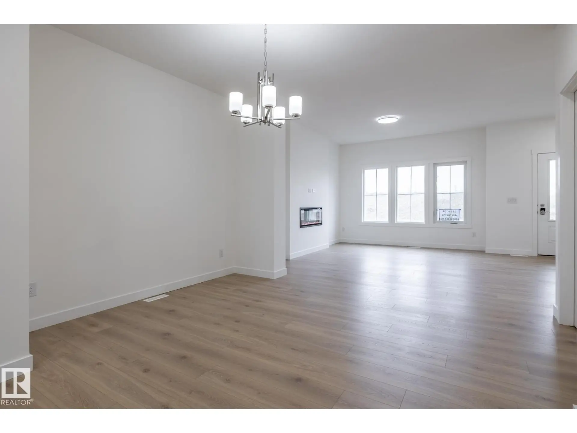 235 157 AV NE - Image 9