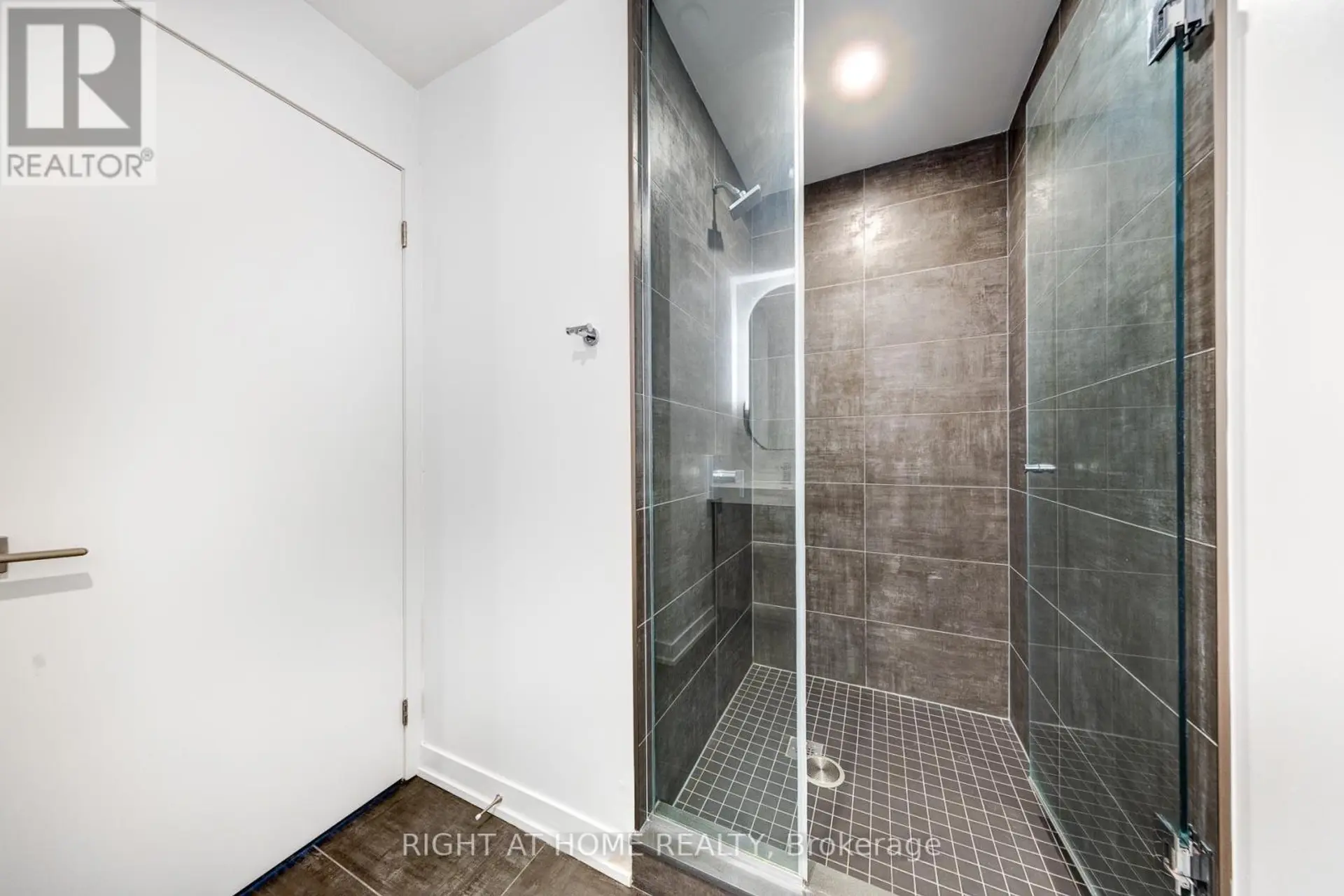 #2503 15 HOLMES AVENUE - Image 9