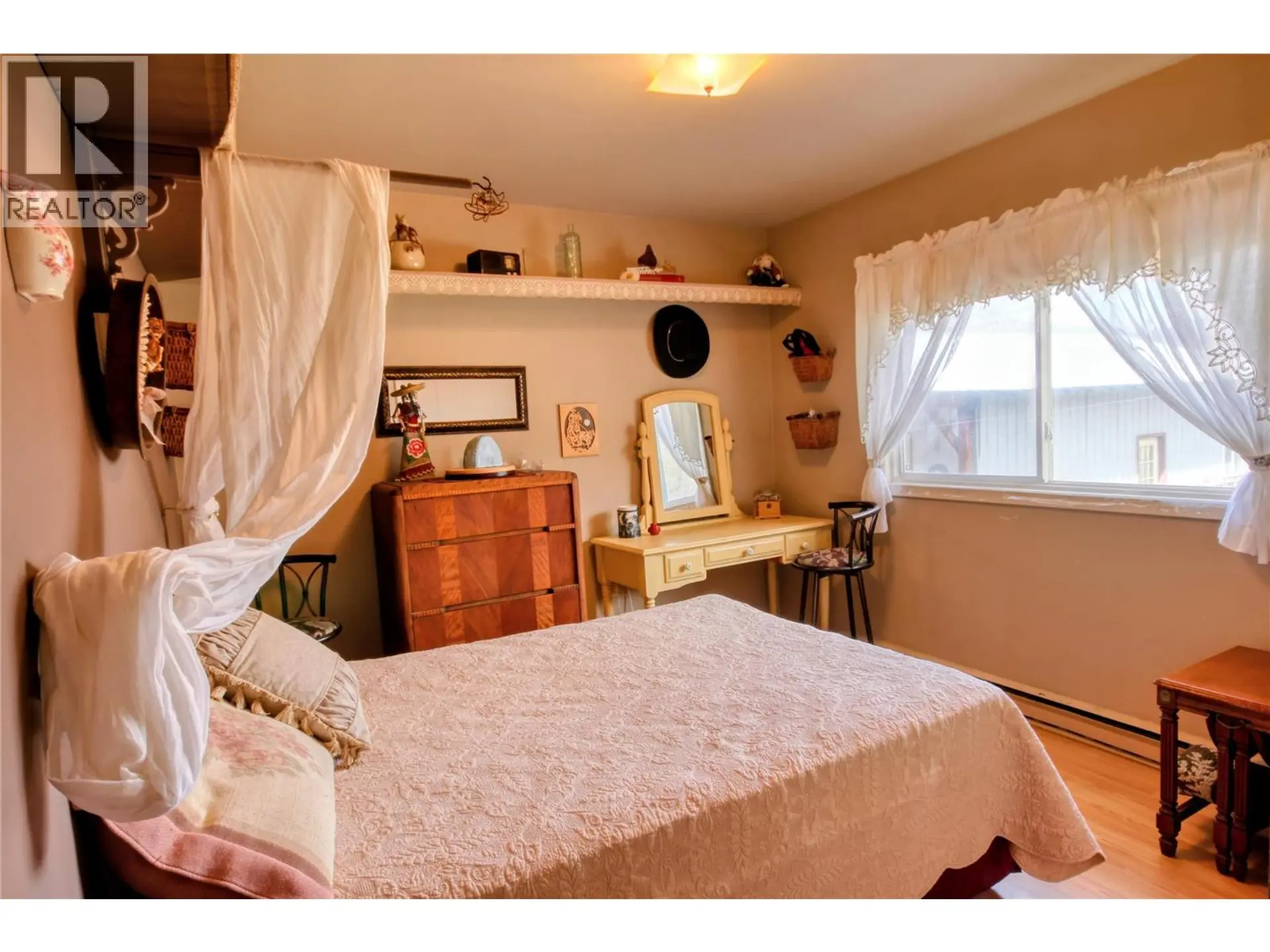 4771 Burns Avenue - Image 10