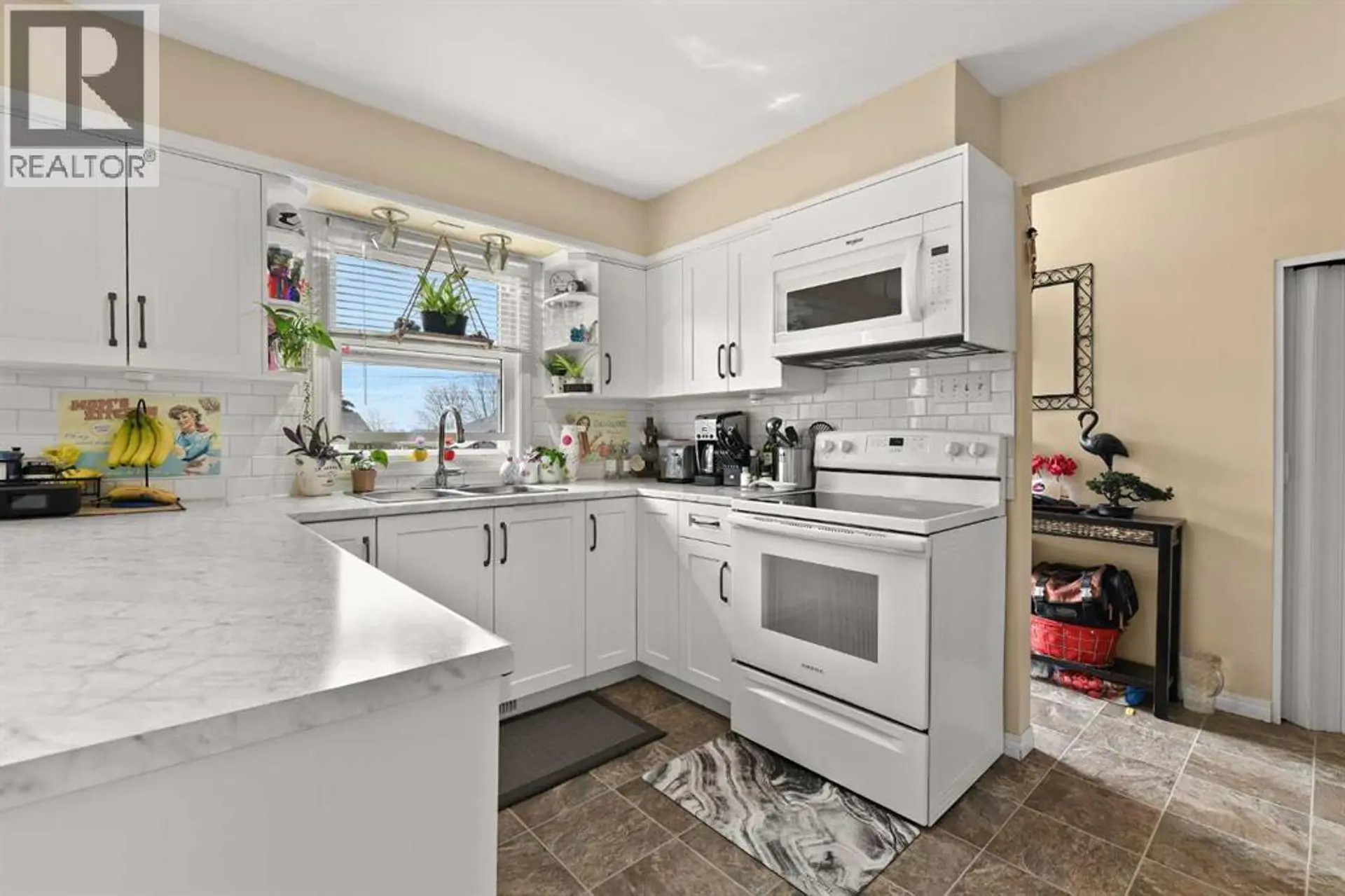 9517 99 Avenue - Image 2