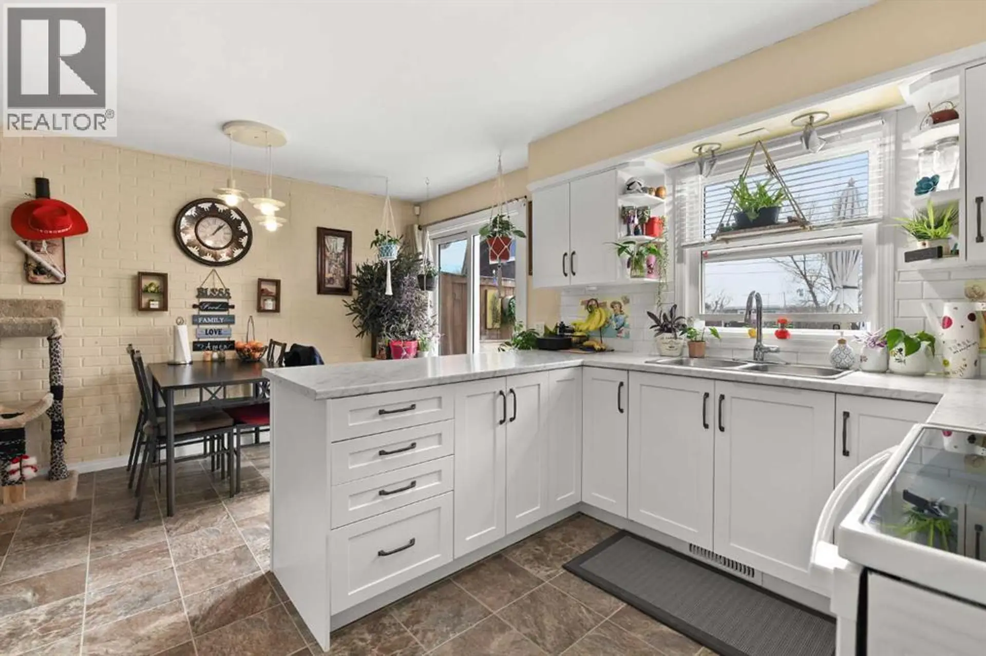 9517 99 Avenue - Image 3