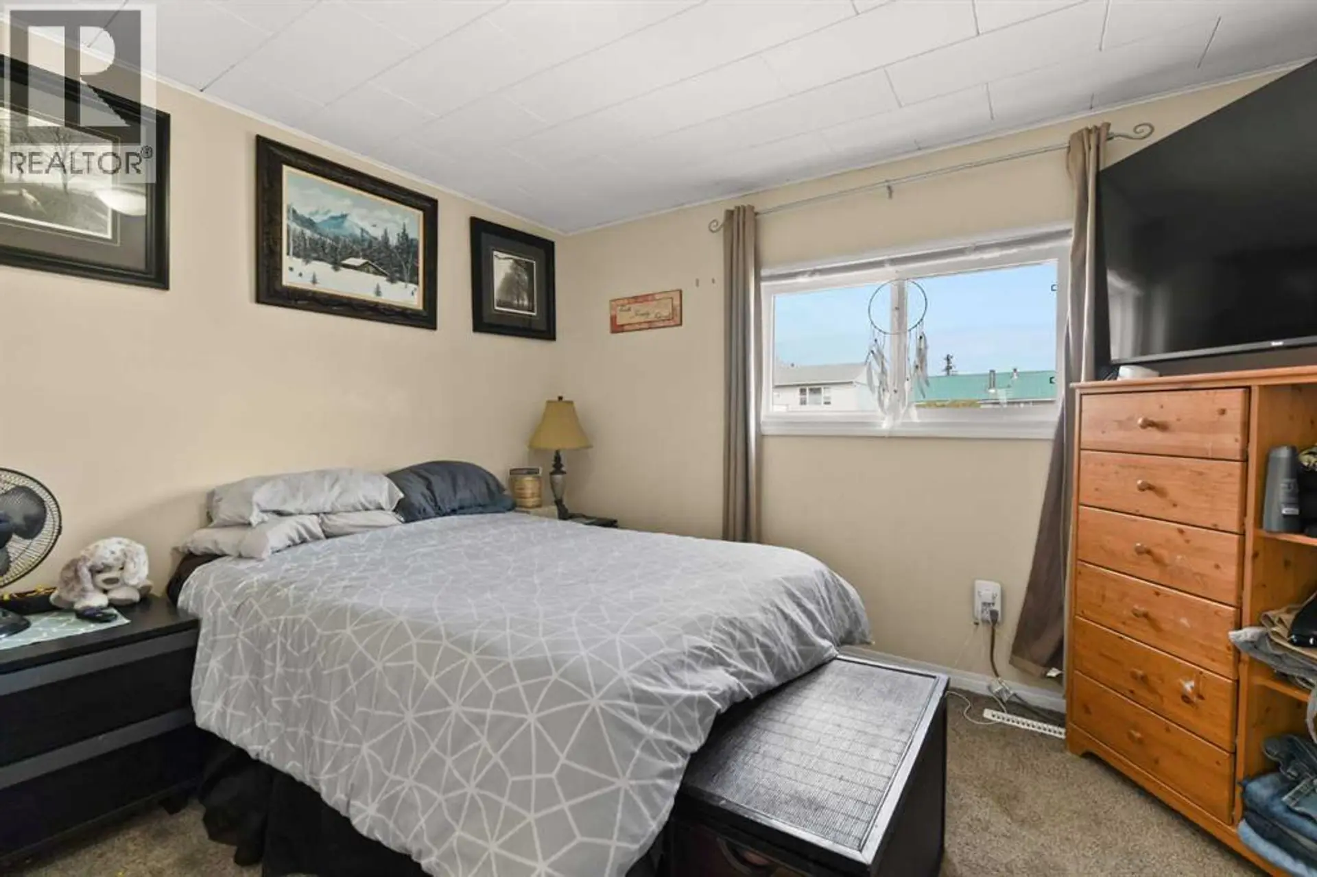 9517 99 Avenue - Image 11