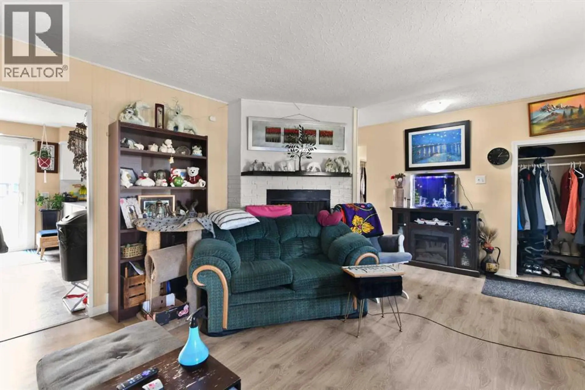 9517 99 Avenue - Image 10