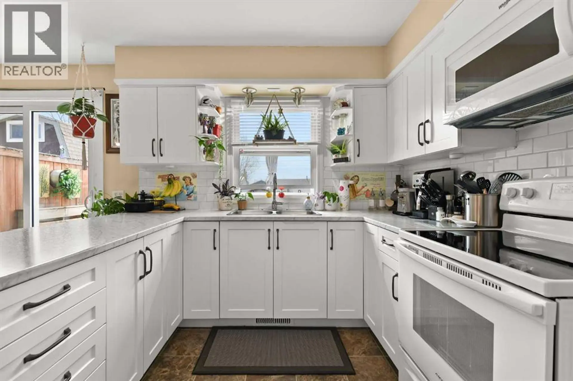 9517 99 Avenue - Image 5