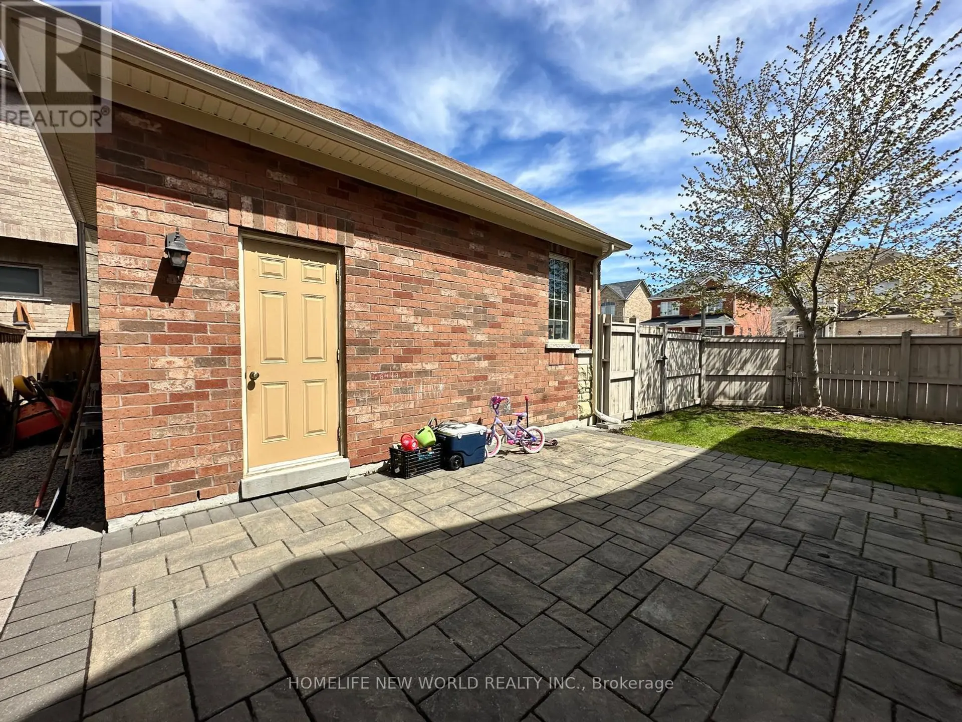 298 WEST LAWN CRESCENT - Image 7