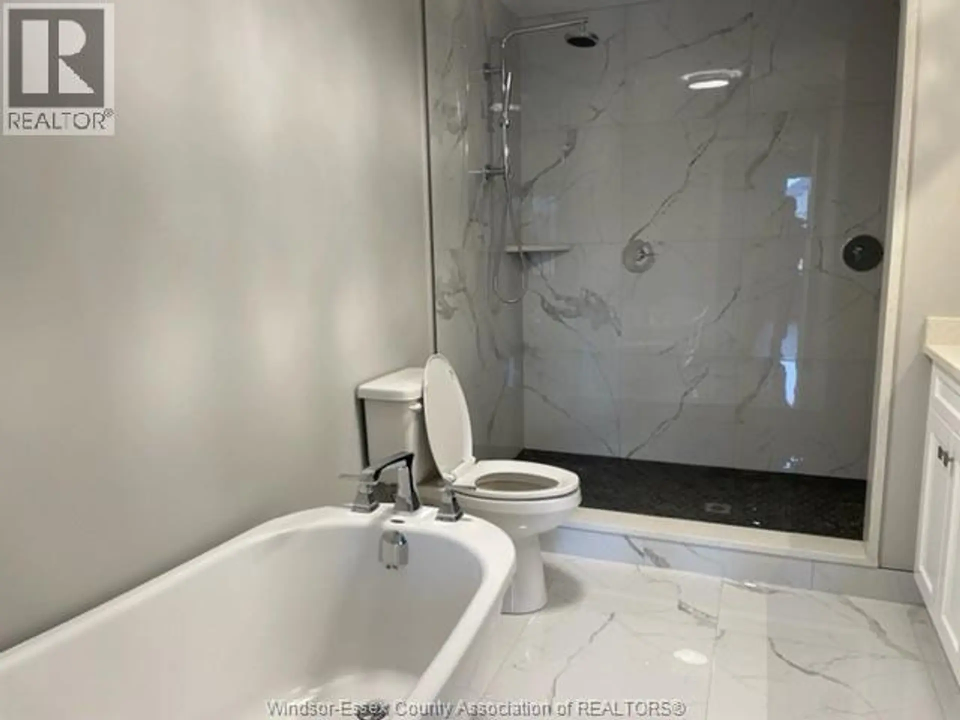 85 BORDEAUX PLACE - Image 11