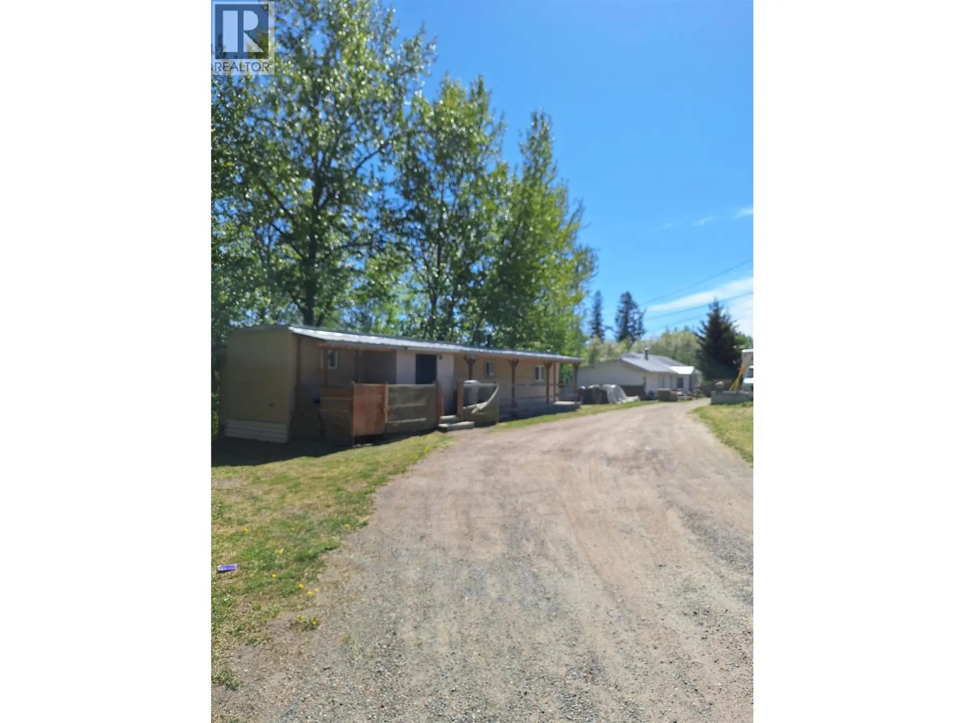 #2 1060 WEST FRASER ROAD - Image 3