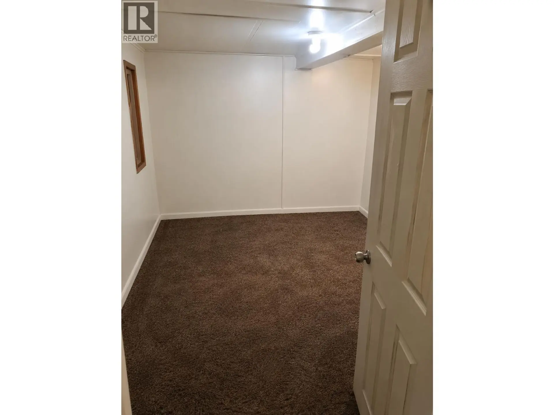 #2 1060 WEST FRASER ROAD - Image 8