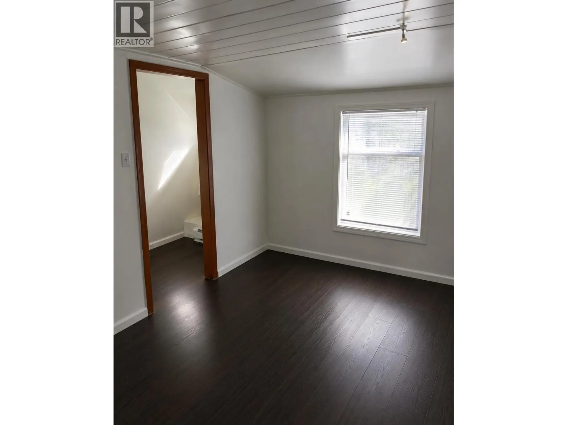 #2 1060 WEST FRASER ROAD - Image 11