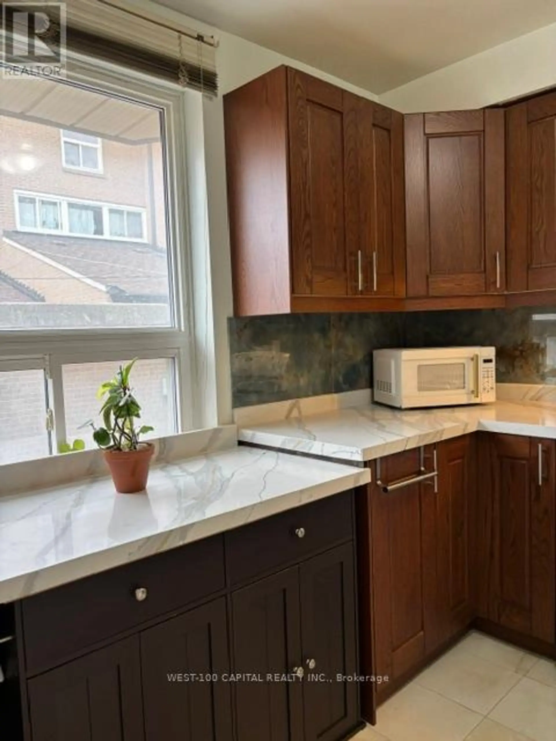 ##73 246 JOHN GARLAND BOULEVARD - Image 4