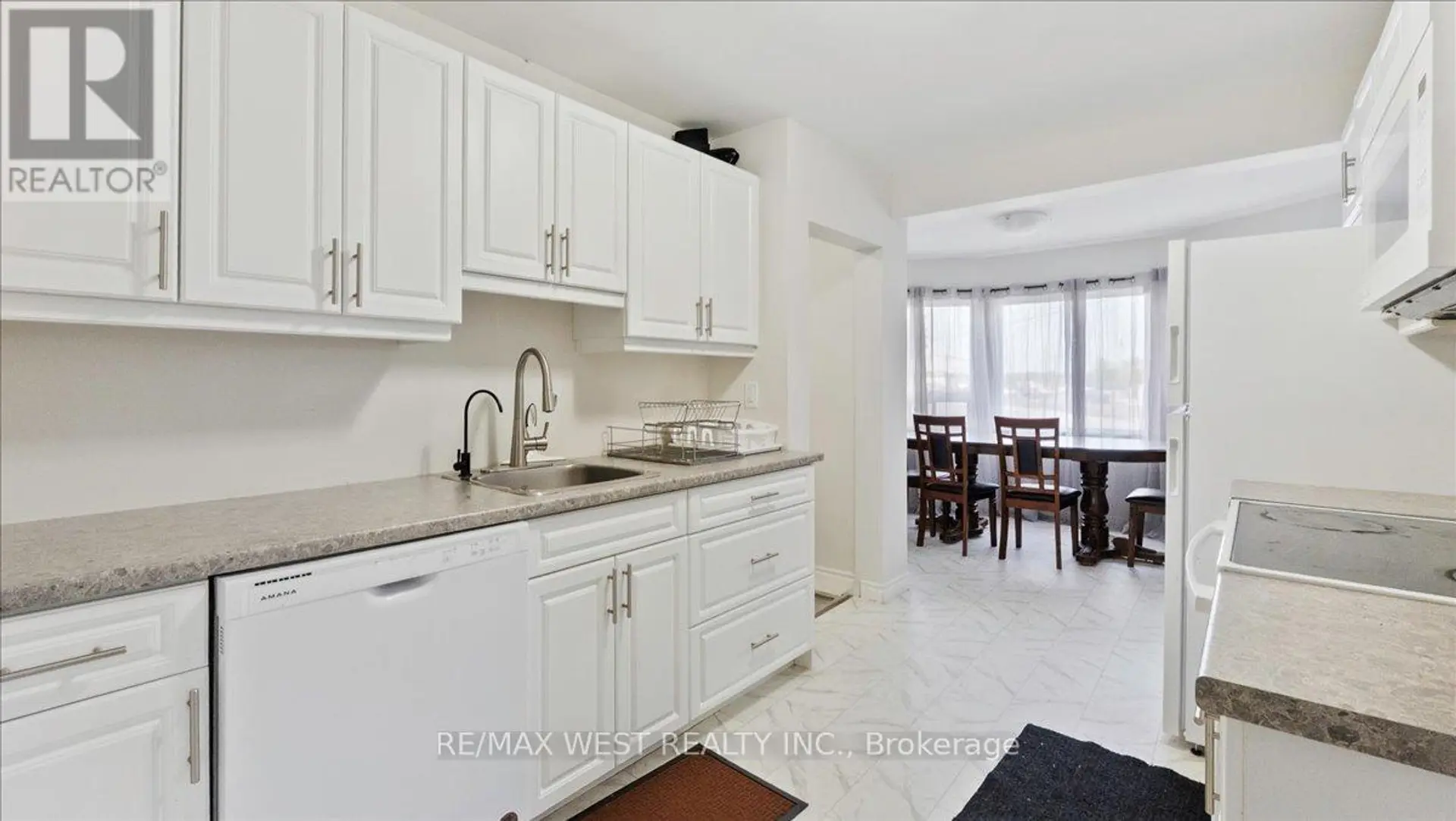 134 DUNDAS STREET W - Image 3
