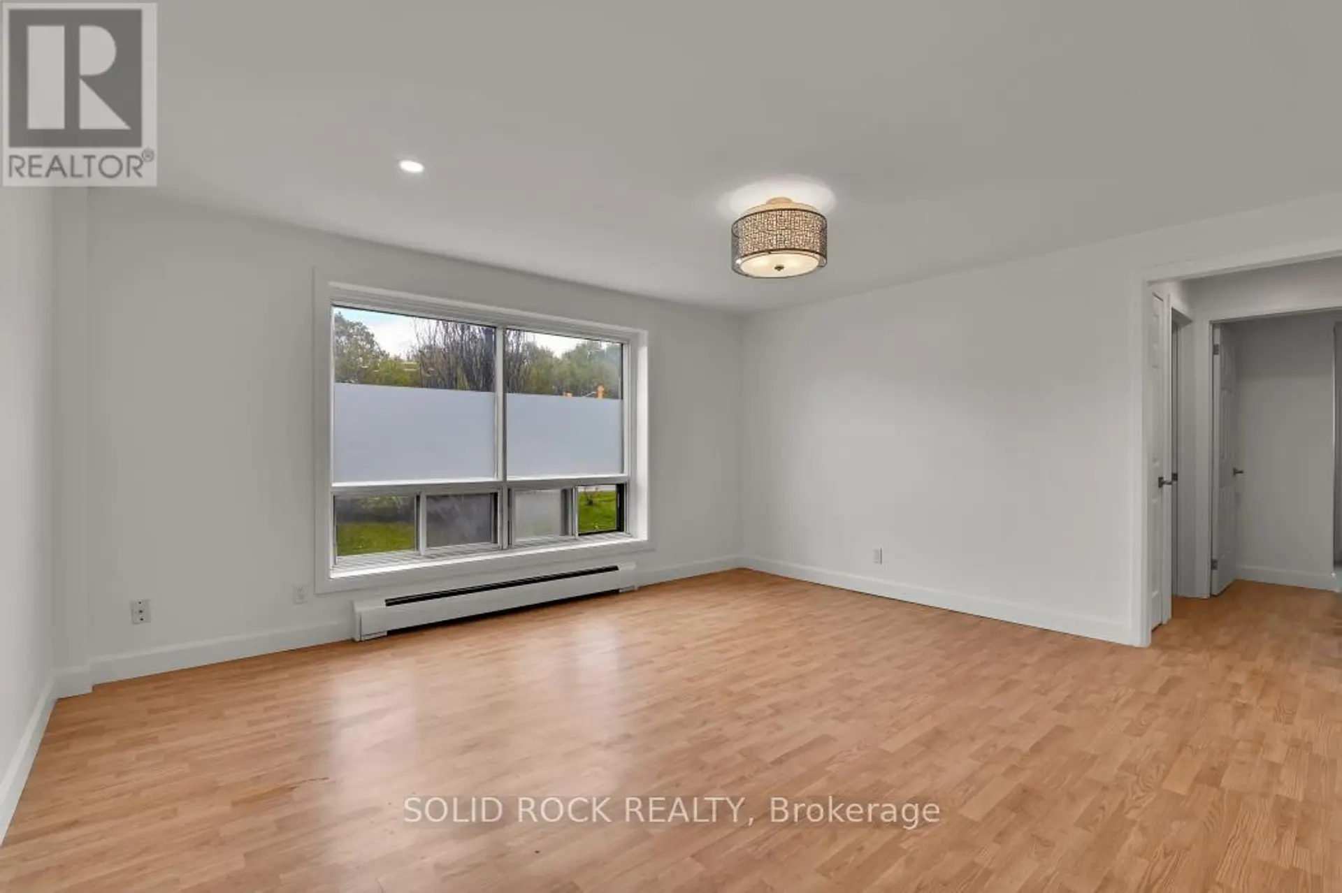 #7 896 ELMSMERE DRIVE - Image 3