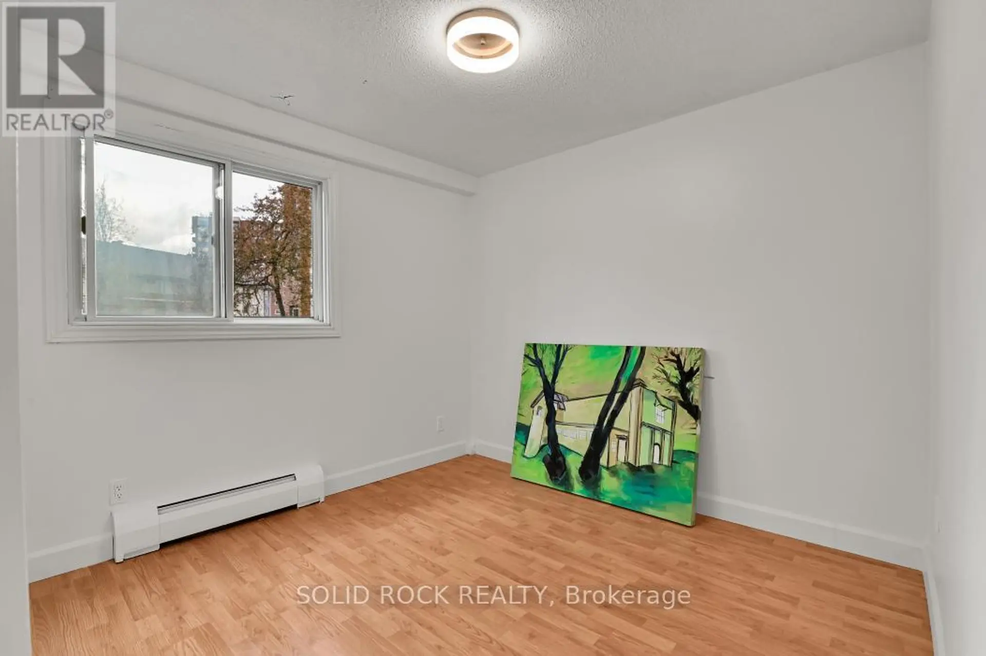 #7 896 ELMSMERE DRIVE - Image 9