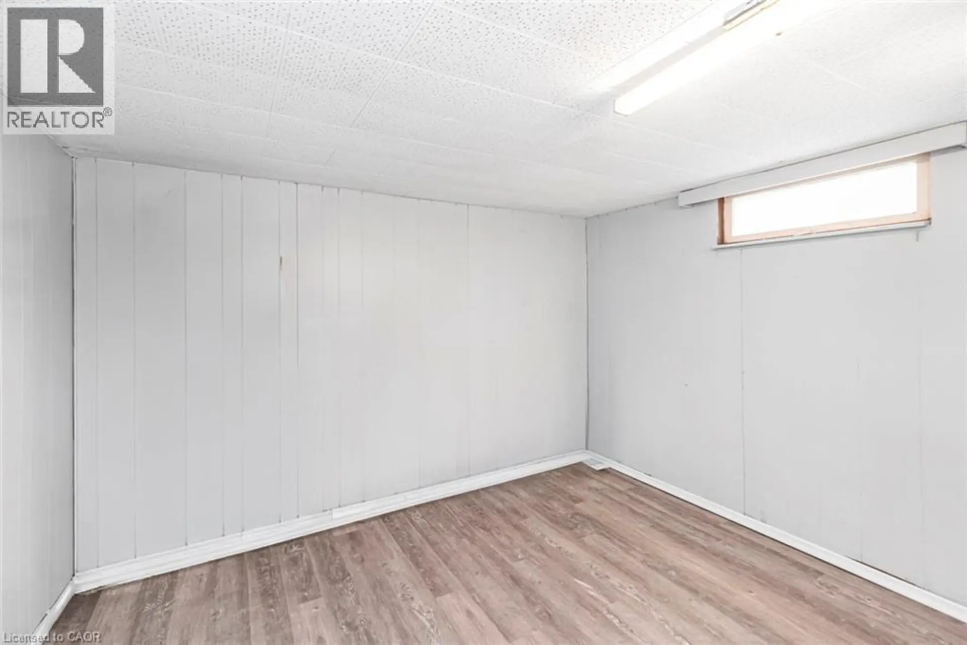 112 NASH Road S - Image 12