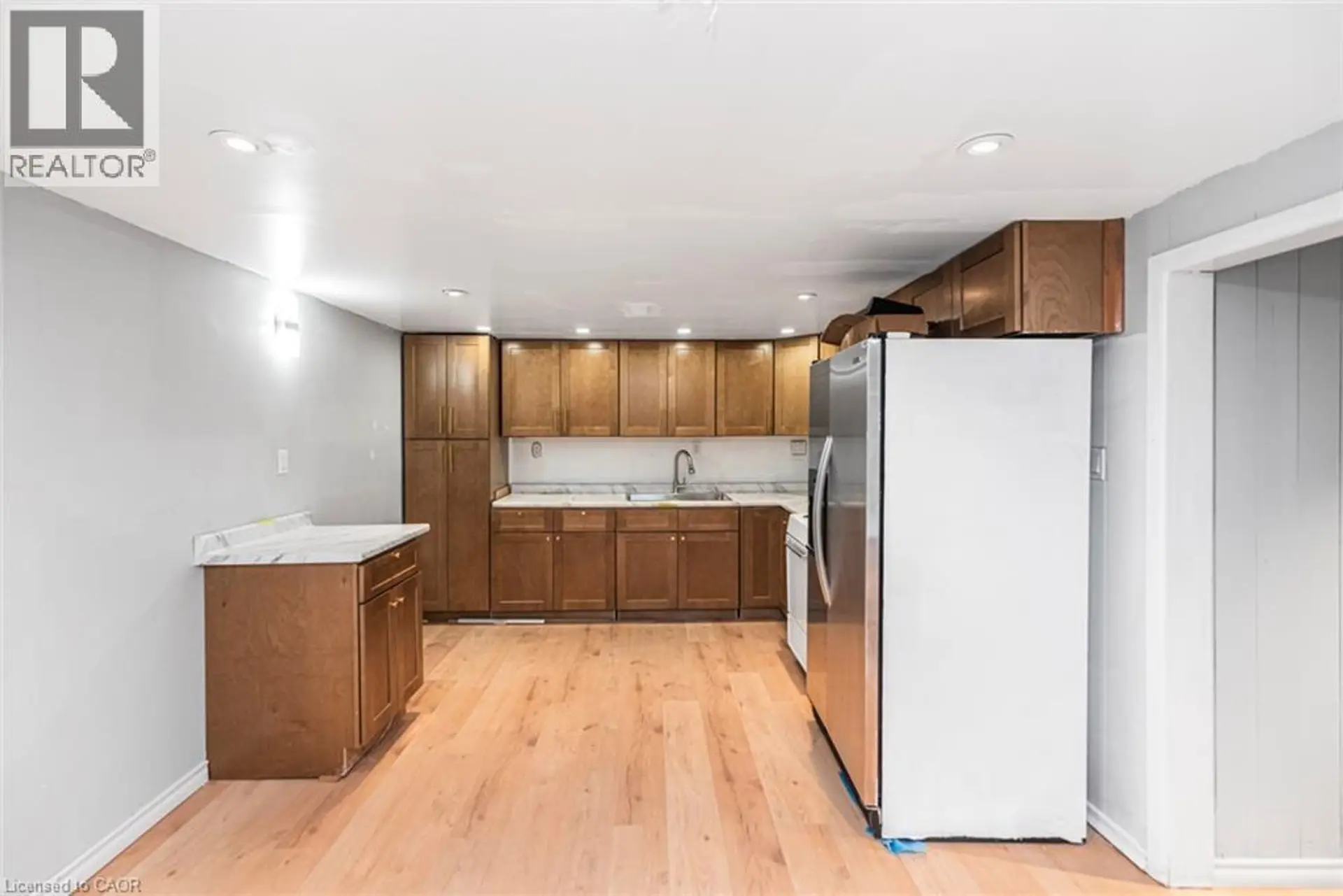 112 NASH Road S - Image 2