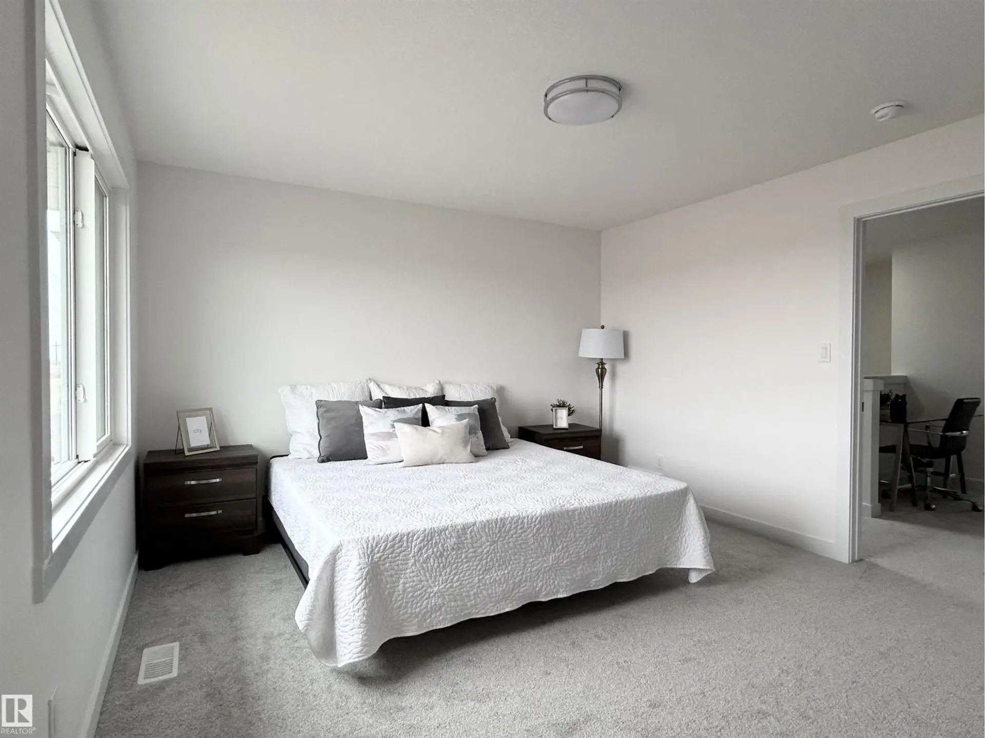 19632 29 AV NW - Image 8