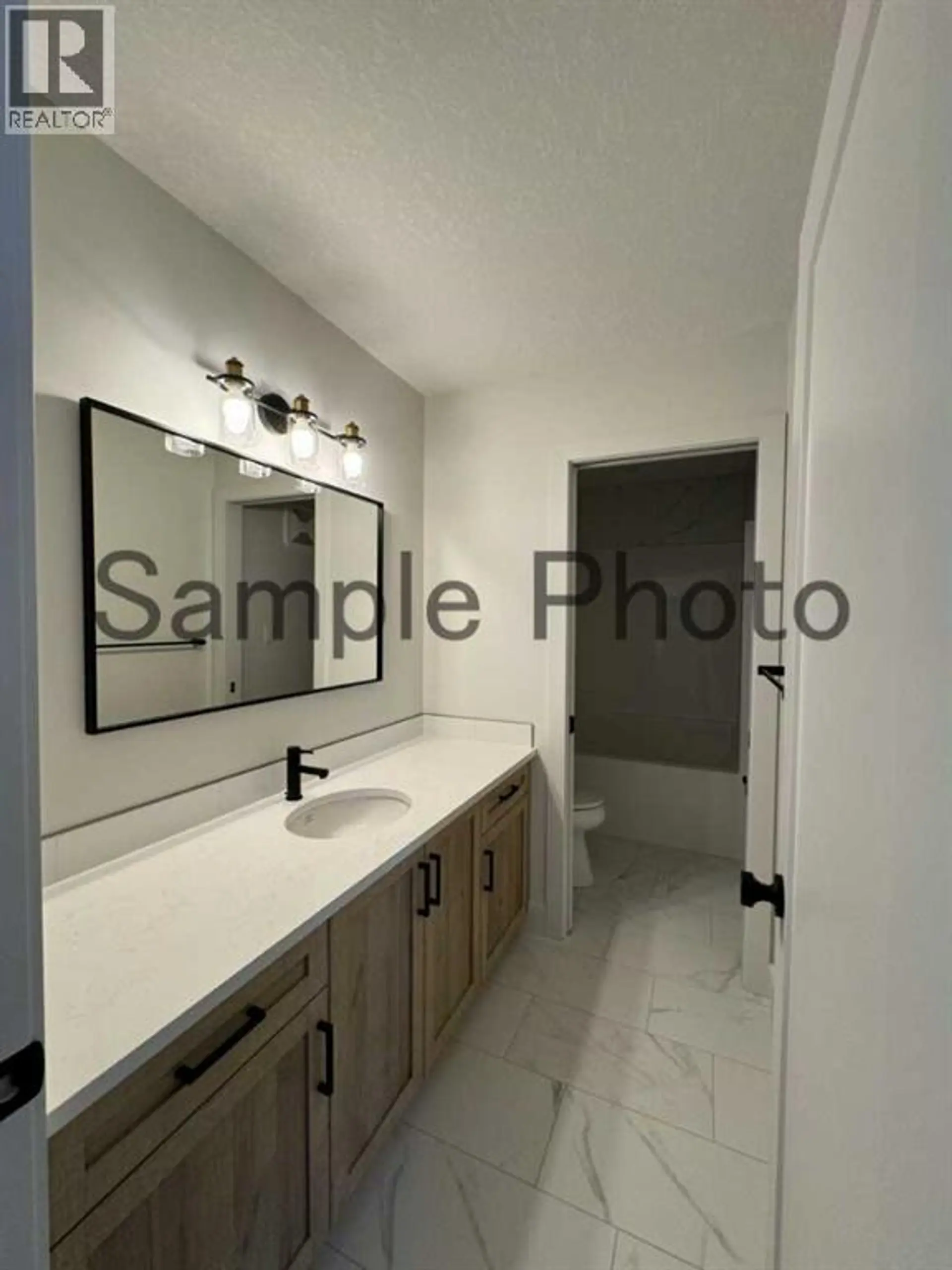 10652 147 Avenue - Image 16