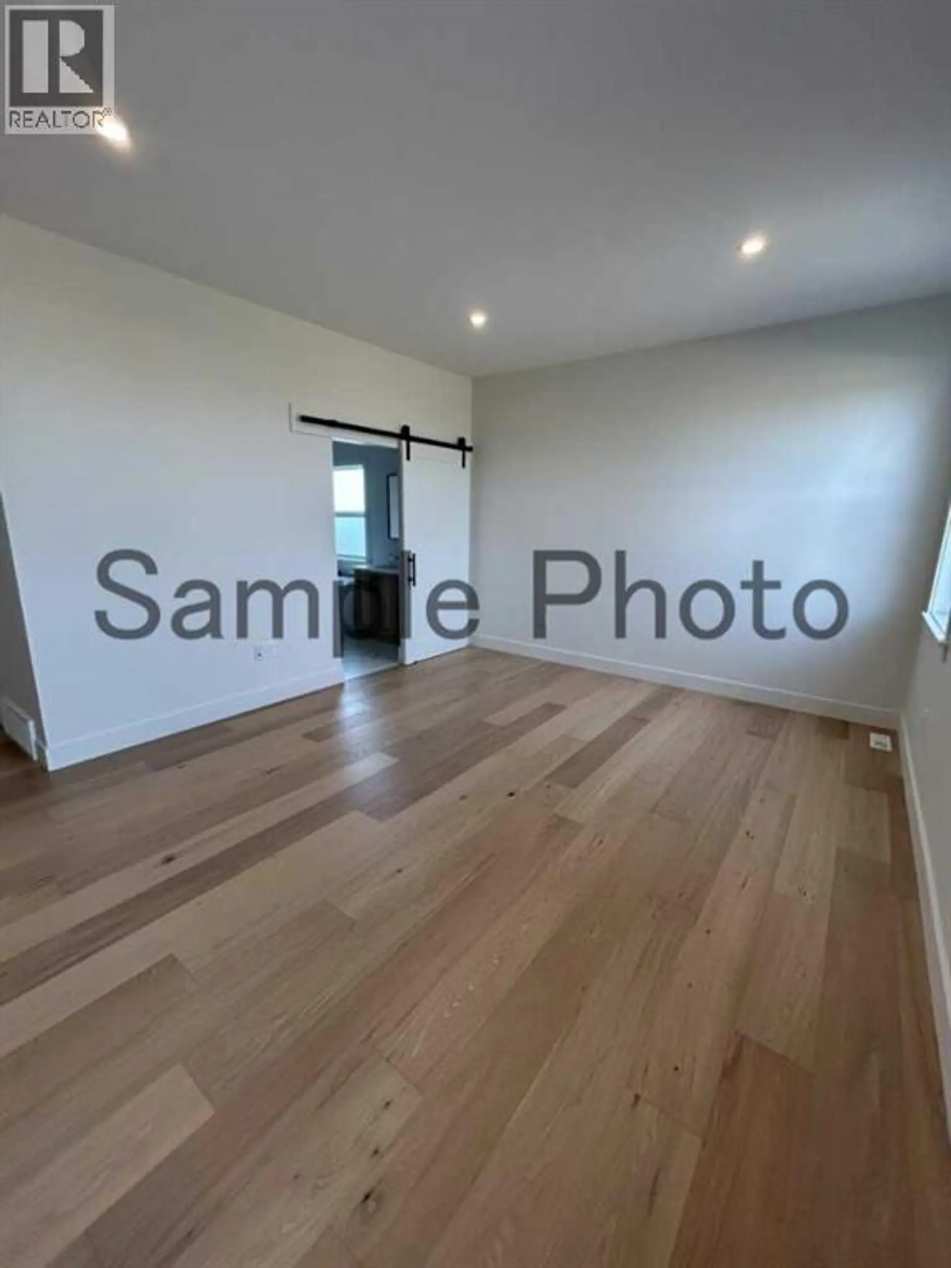 10652 147 Avenue - Image 9