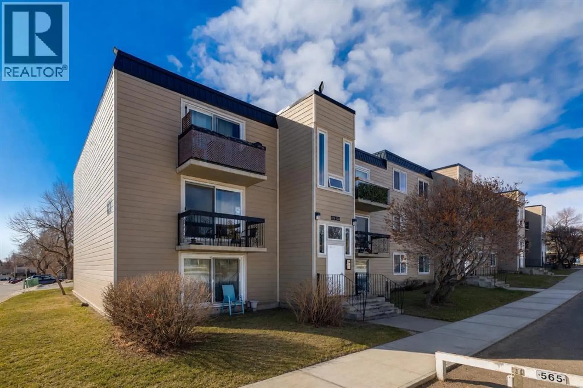#120 315 Heritage Drive SE - Image 1