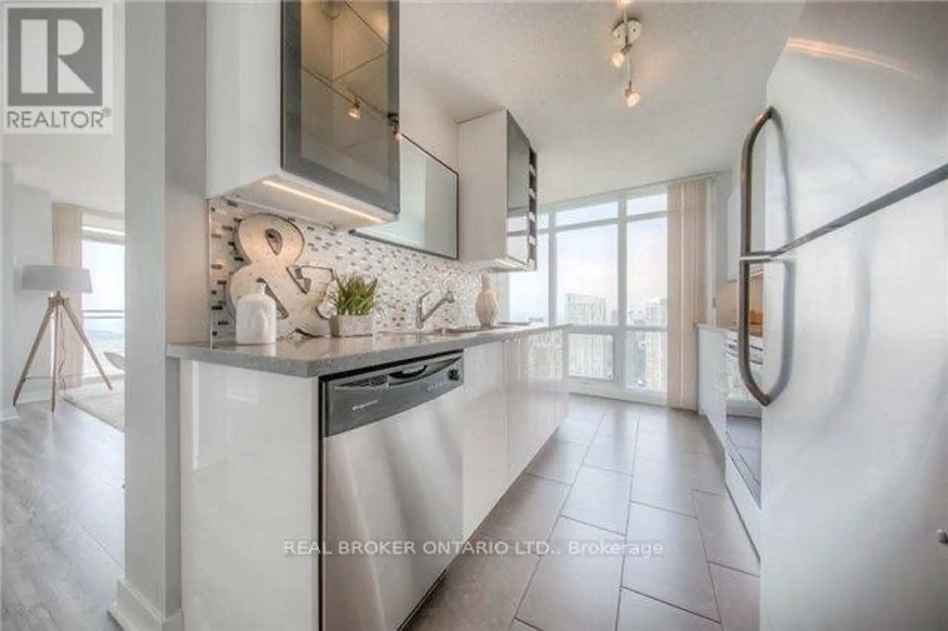 #4512 15 FORT YORK BOULEVARD - Image 10