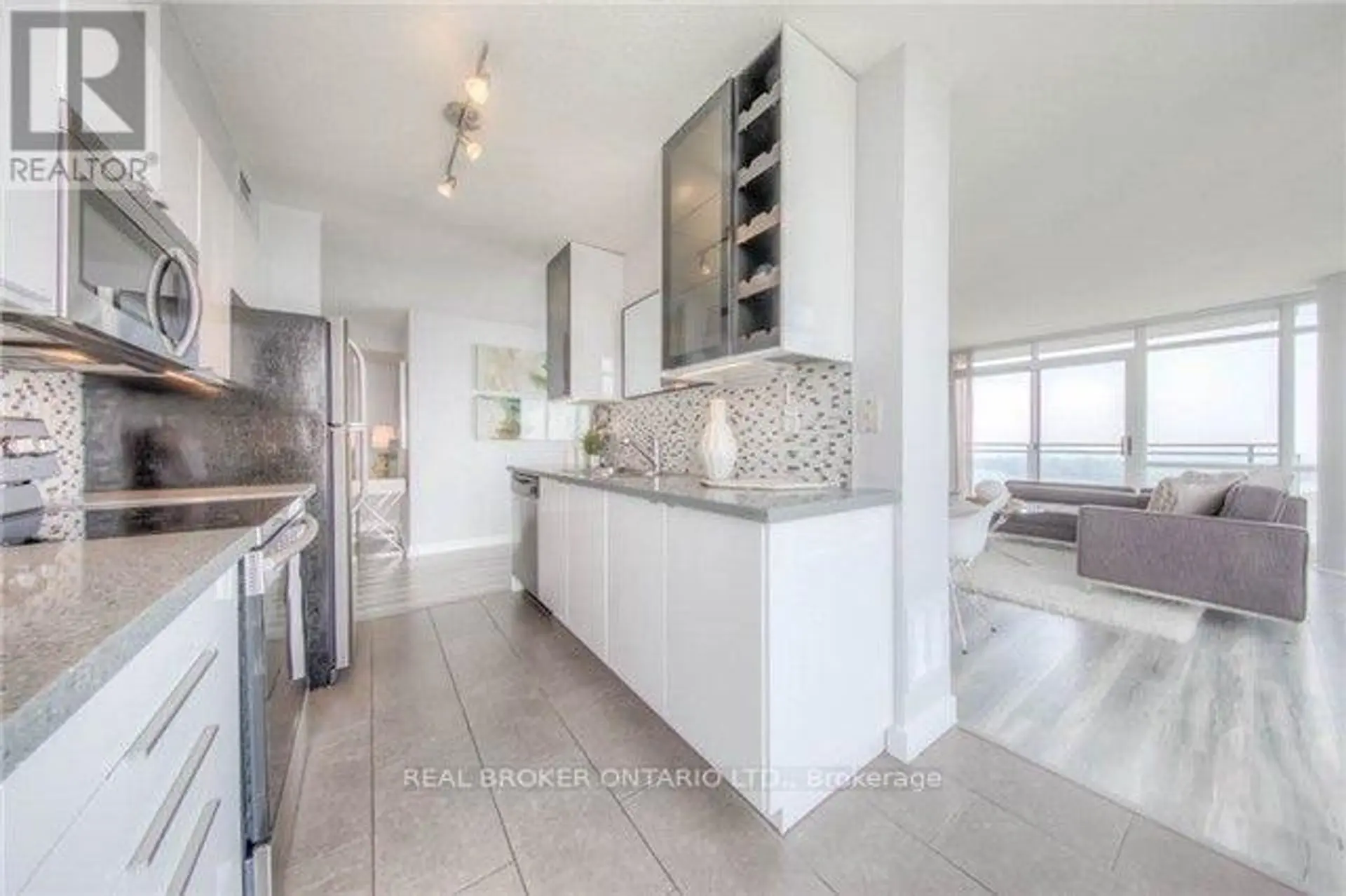 #4512 15 FORT YORK BOULEVARD - Image 6