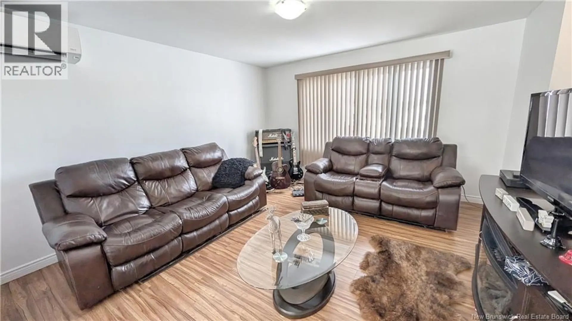 925-927 Victoria Avenue - Image 2